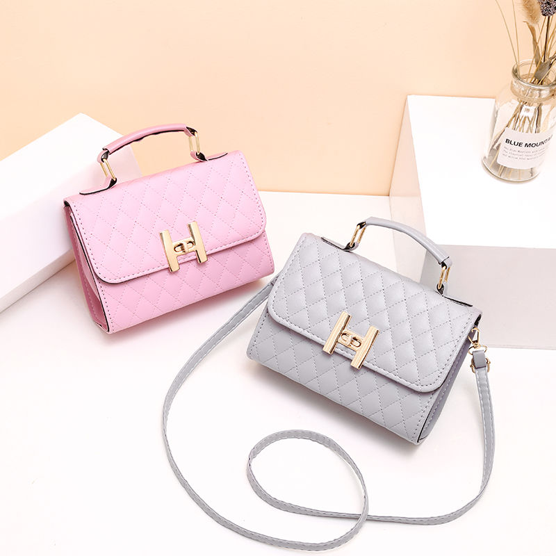 The New Korean Version Of The Bag Fashion Single Shoulder Hand Crossbody 100 Network Red Ins Female Student Bag Shop Direct Supply Specification drawing