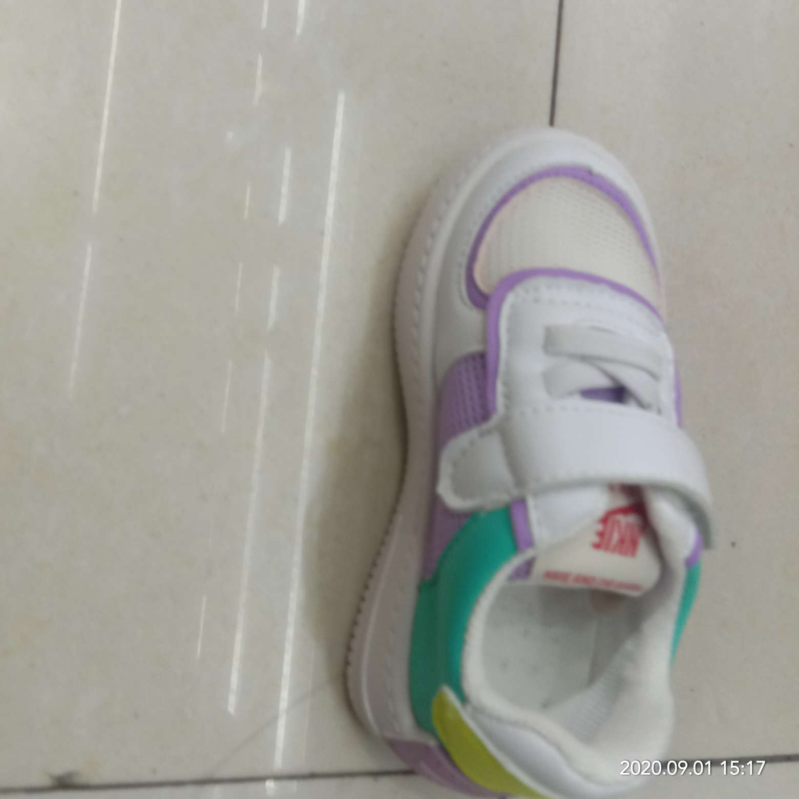 Good-looking children's sports shoes details Picture