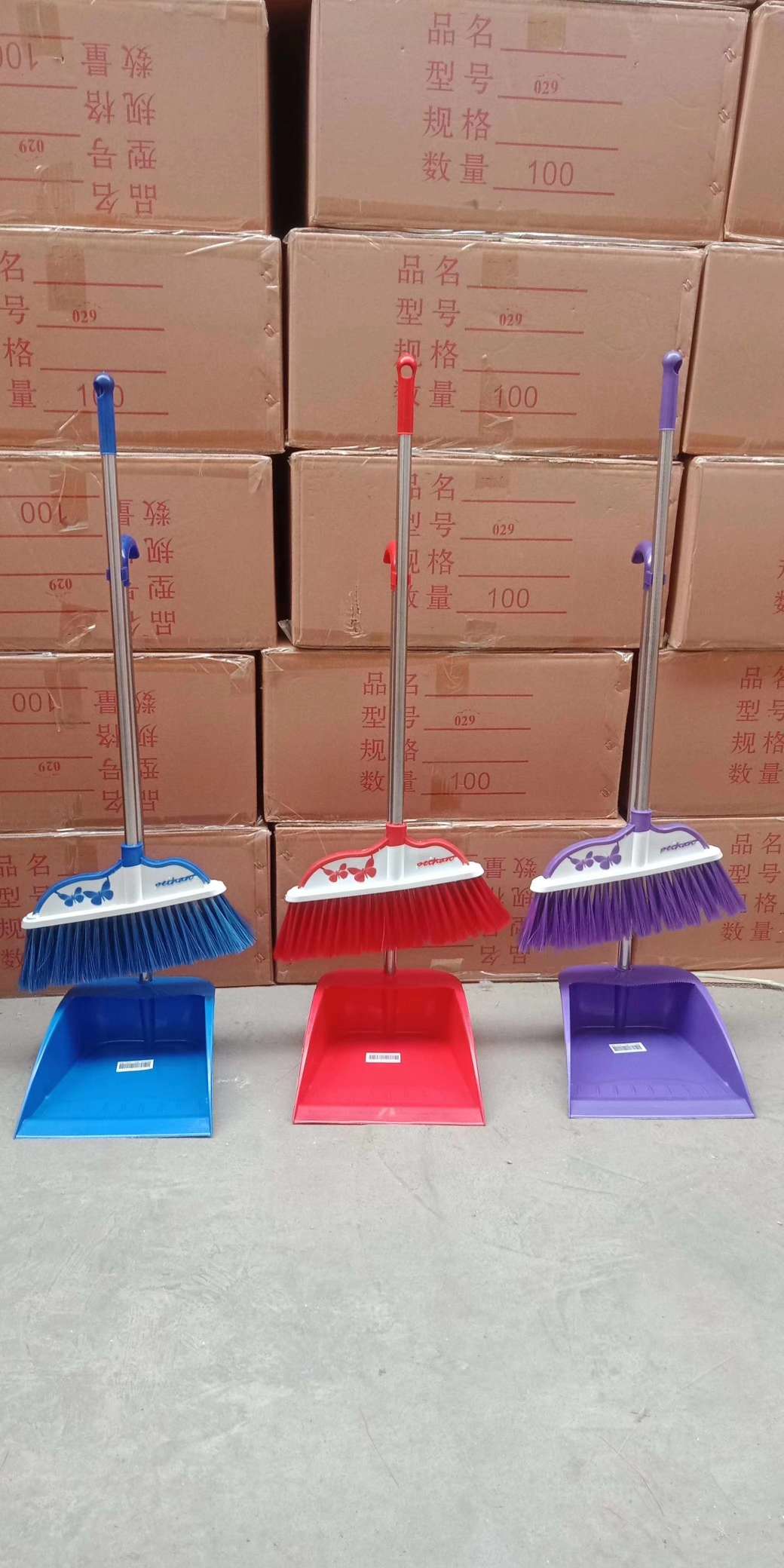 Factory direct sales boutique set sweep household broom dustpan combination Application Scenario