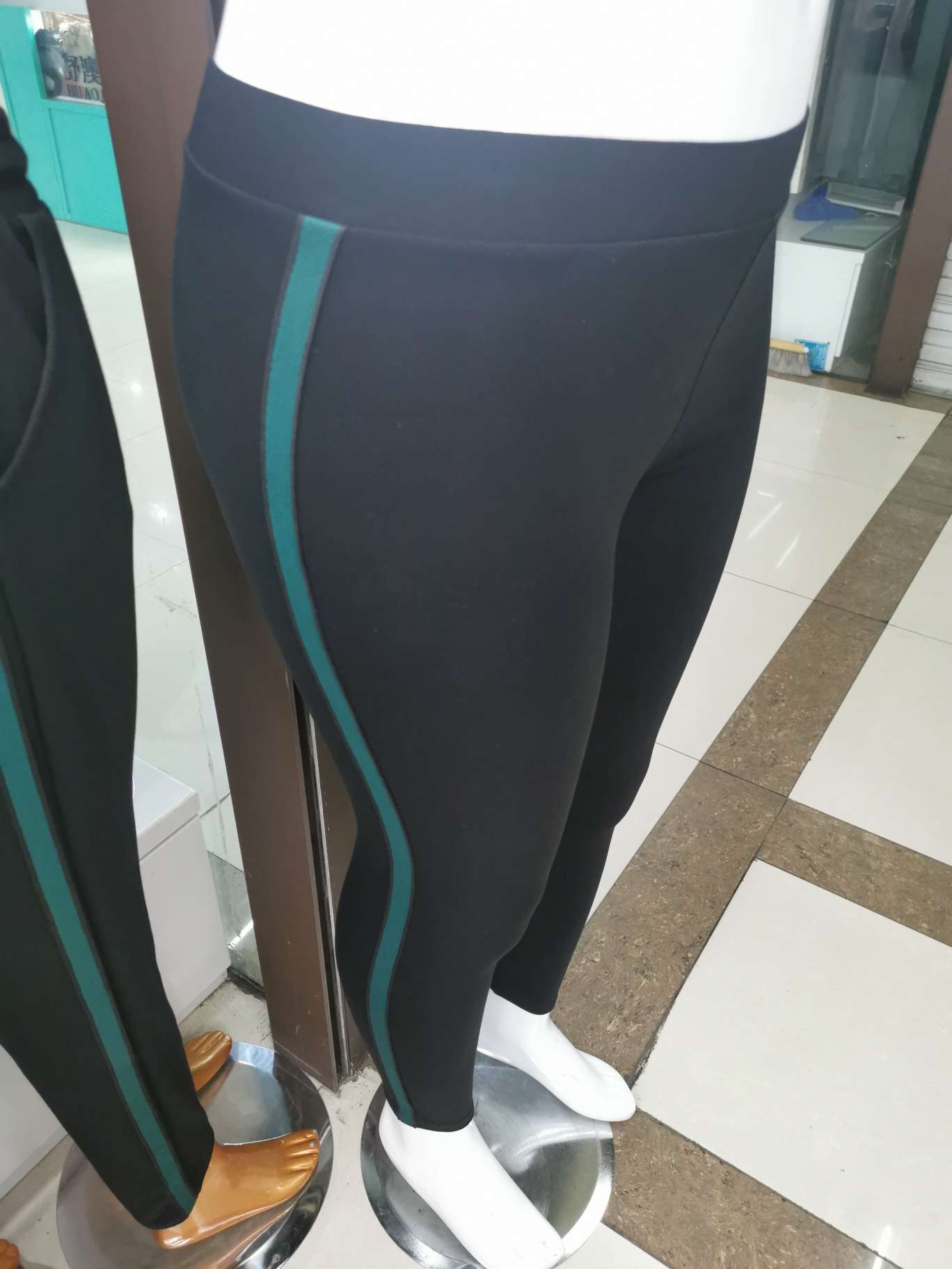 女裤产品图