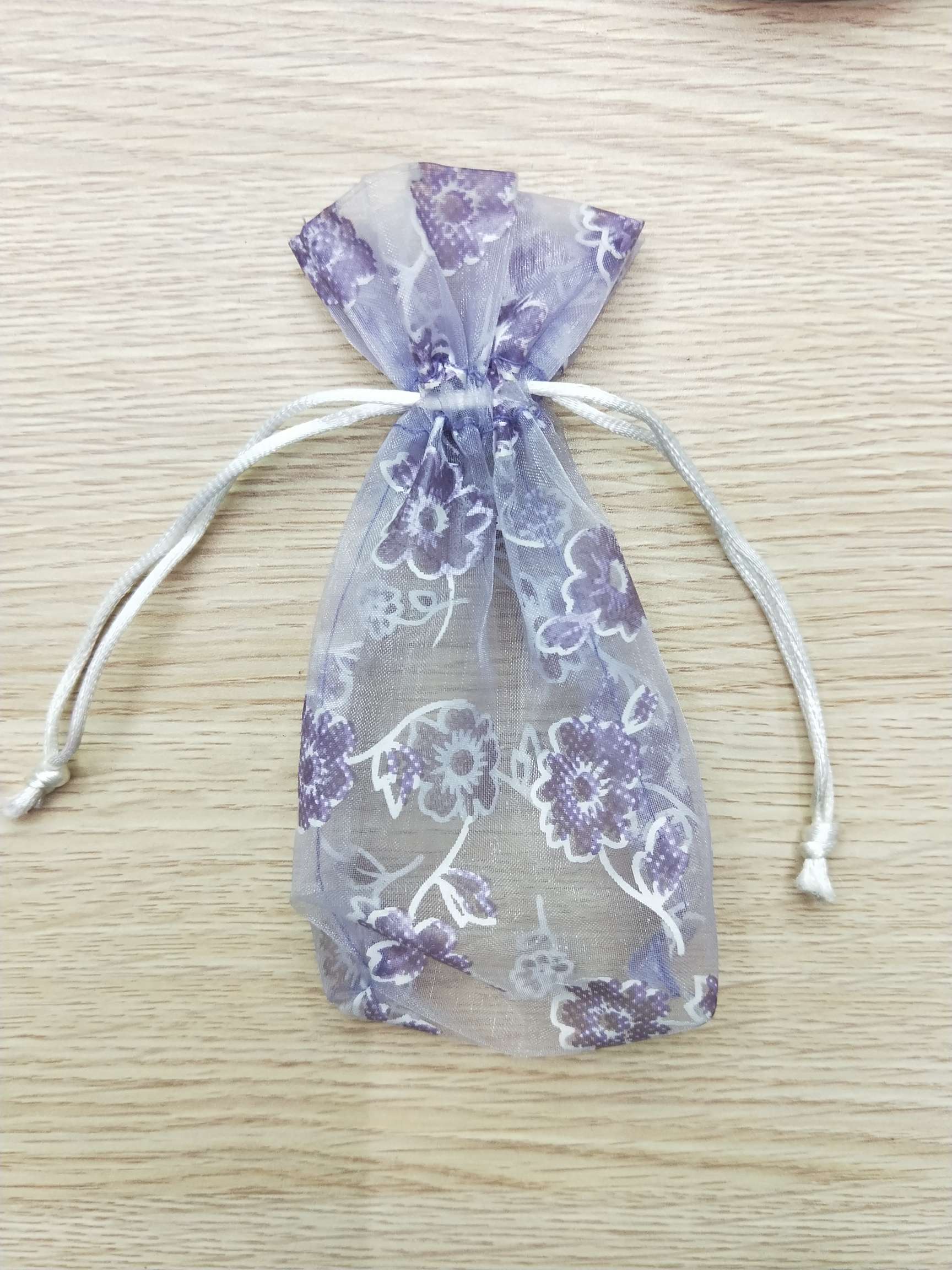 Flower cloth bags, jewelry packaging bags, rose gift bags, jewelry bags, gift packaging bags, drawstring bags, gauze bags, wedding candy packaging bags