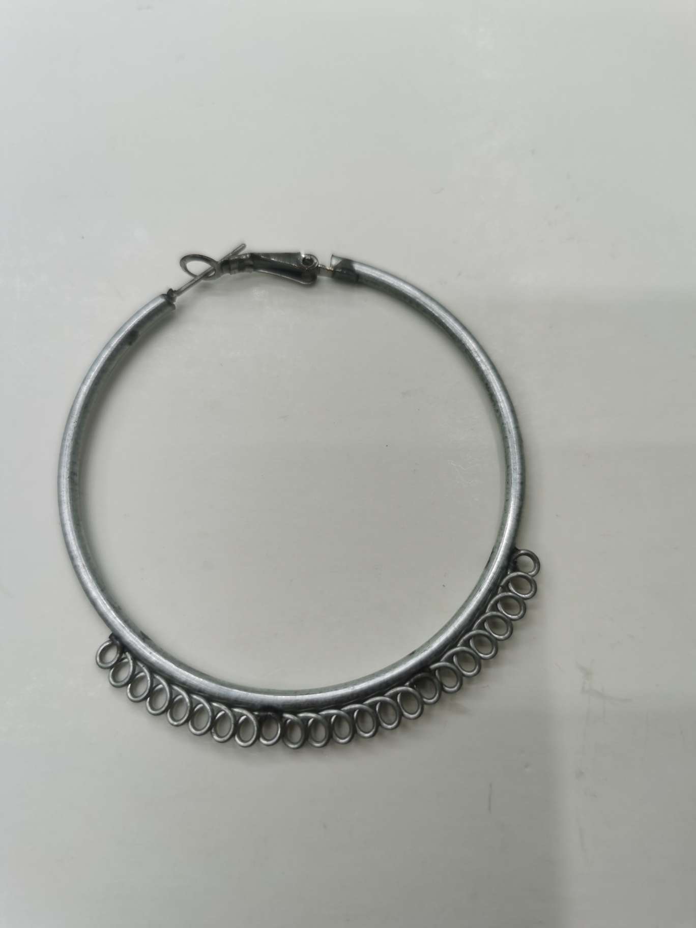 Flat spring earrings thumbnail
