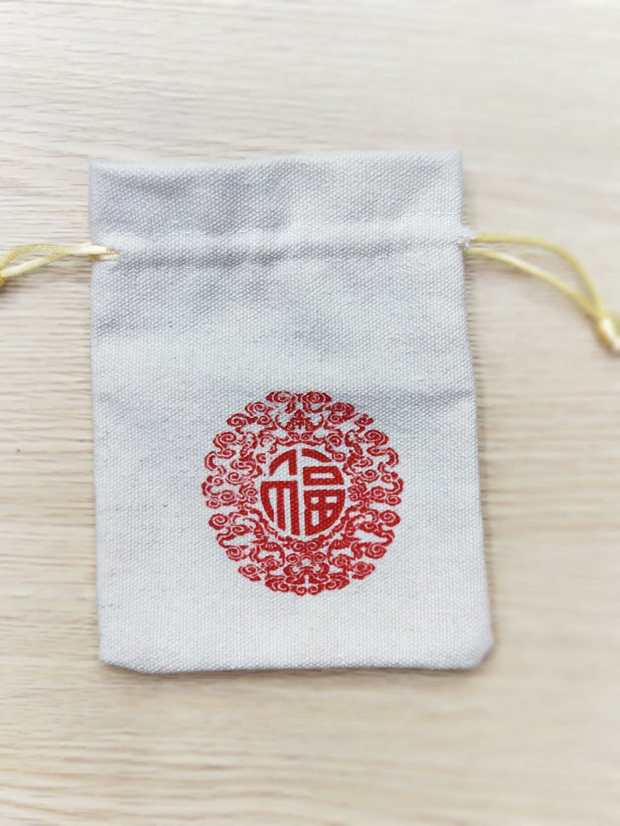 National trend woven fabric bags, rose gift bags, accessory bags, gift packaging bags, drawstring bags, gauze bags, wedding candy packaging bags