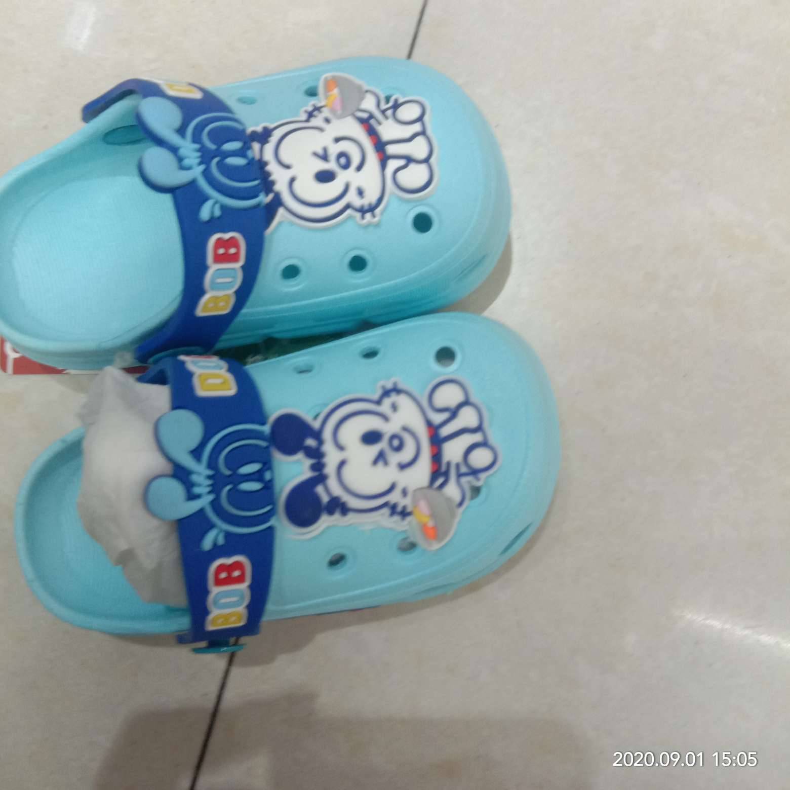 Blue cute children's slippers Application Scenario