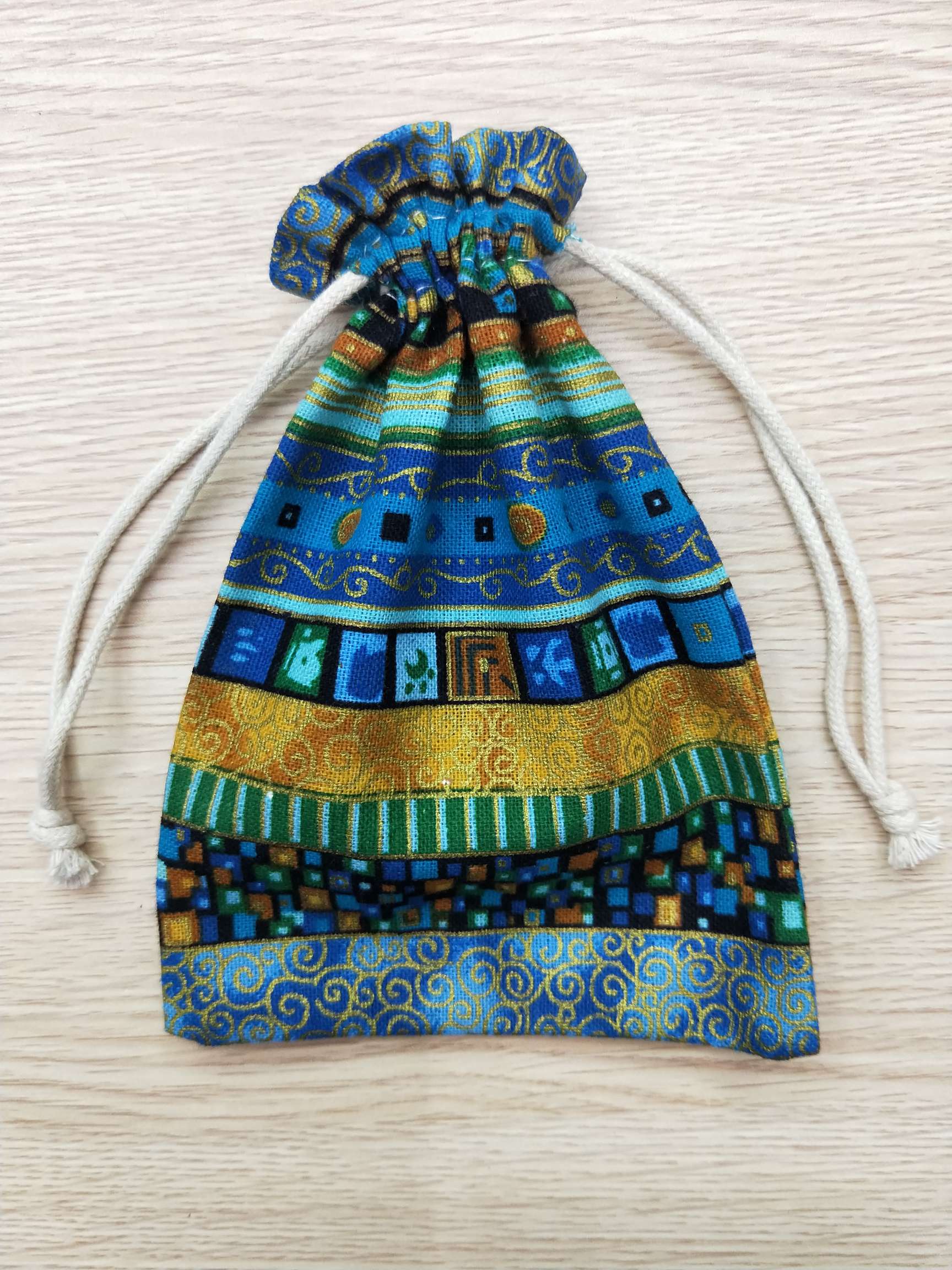 Antique fabric bags, rose gift bags, accessory bags, gift packaging bags, drawstring bags, gauze bags, wedding candy packaging bags