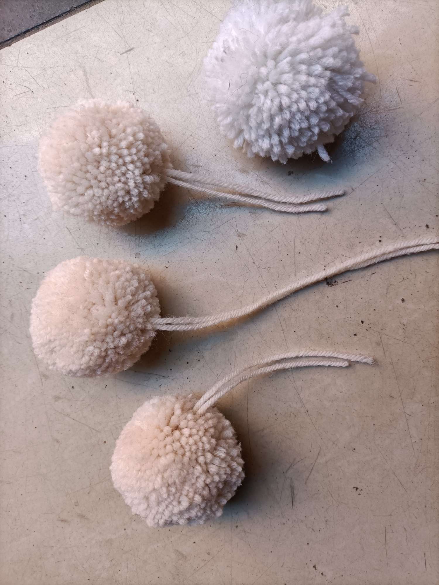 Wool ball, high pinball, acrylic ball, Cashmere ball, nylon ball ET children accessories PP packaging thumbnail