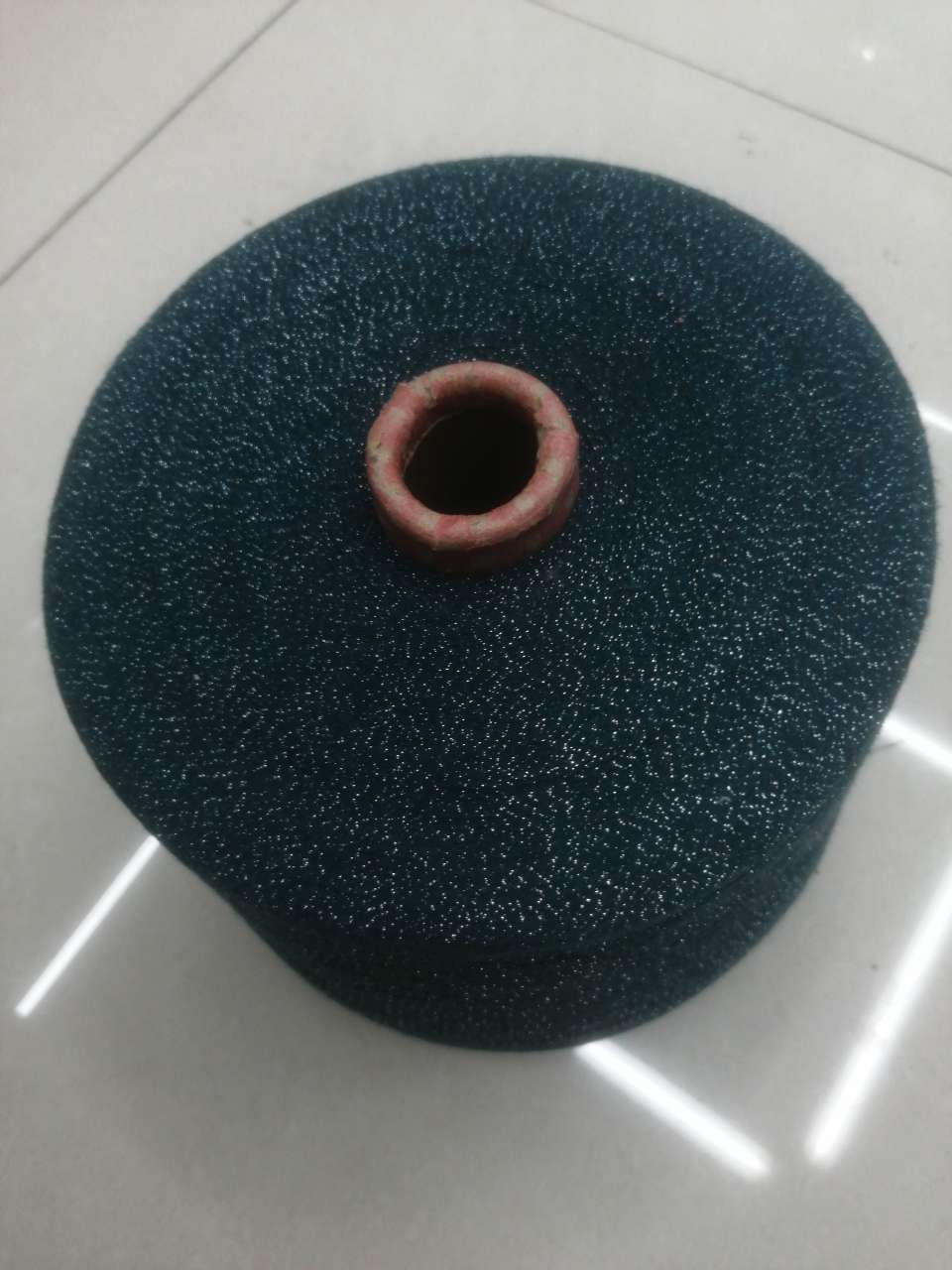 [Three Mountain Color Yarn] Dark green cotton yarn with silver threads details Picture