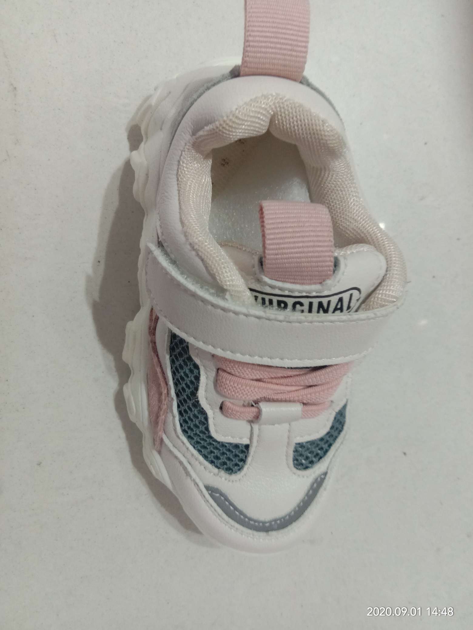 Pink children's sports shoes for girls