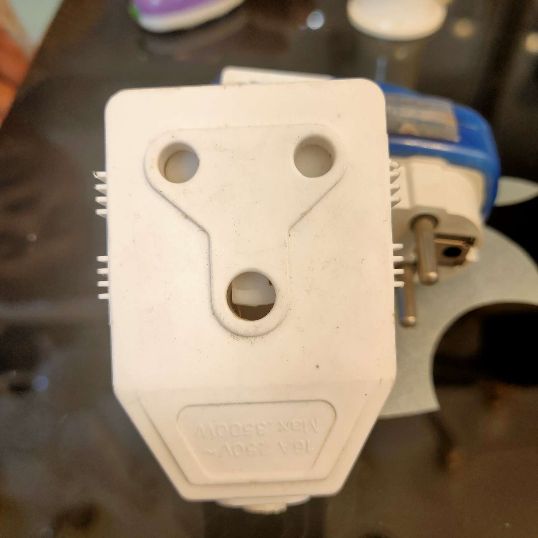 English adaptor thumbnail