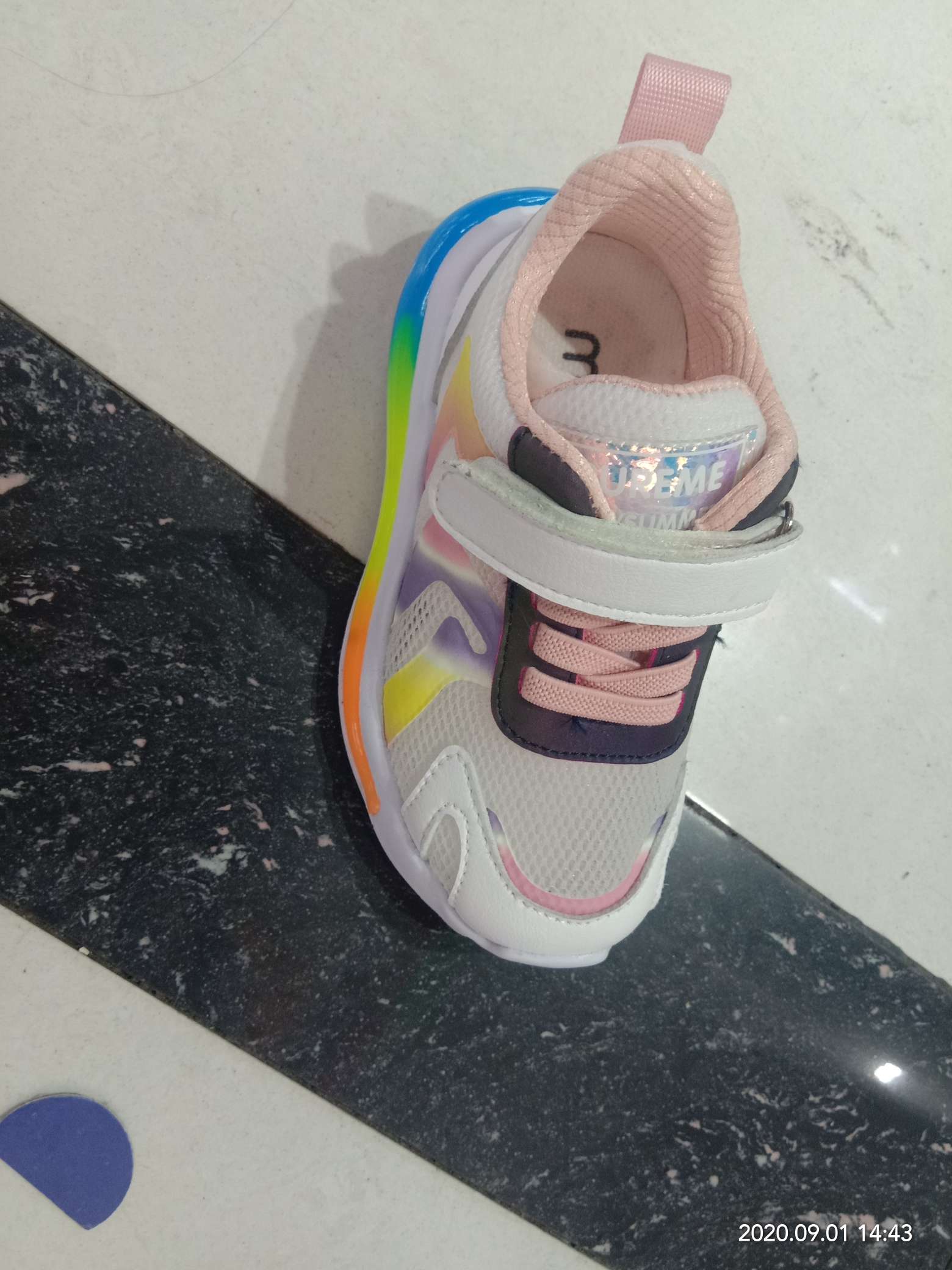 Fashionable children's sports shoes Specification image