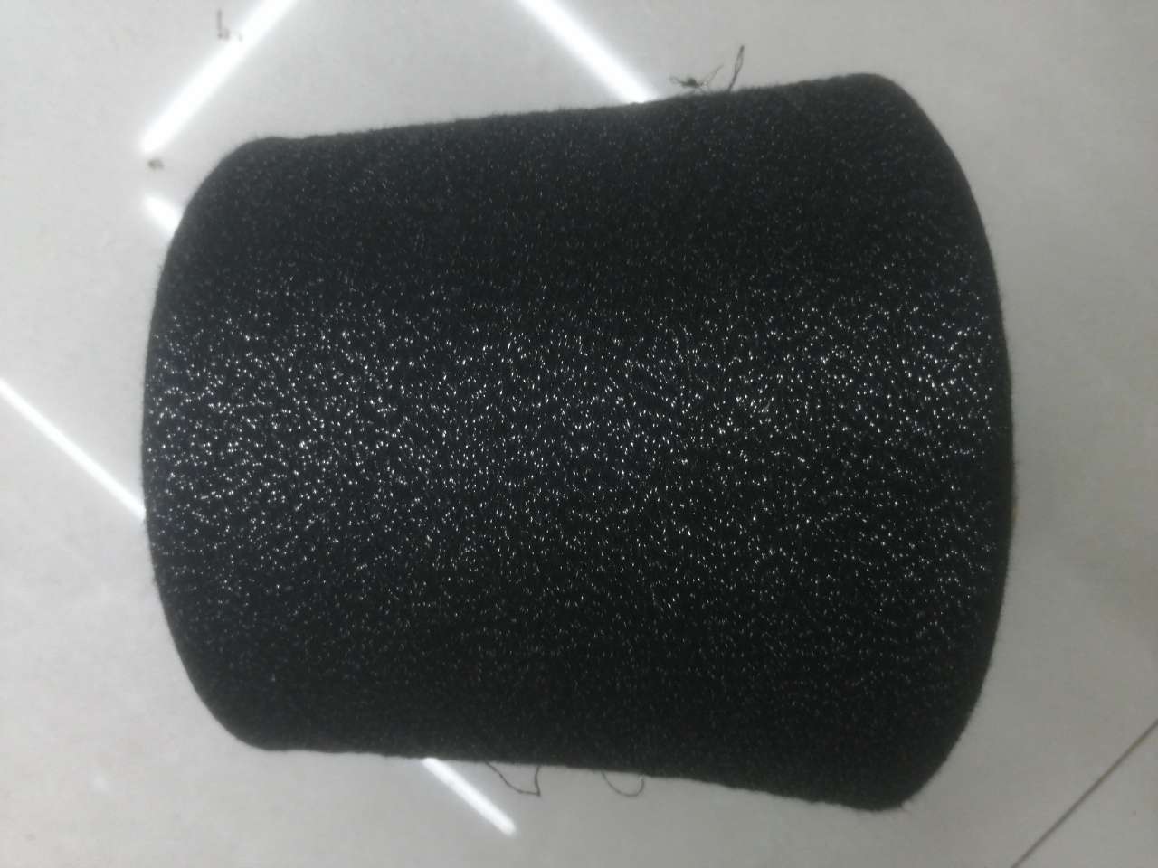[Three Mountain Color Yarn] Black cotton yarn with silver threads Specification image