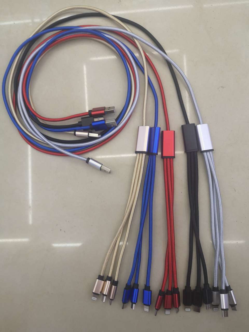 1-to-3 1.2-meter mobile phone charging cable, 100 copper wires for Samsung, Android, Huawei and Apple mobile phones detail image 1
