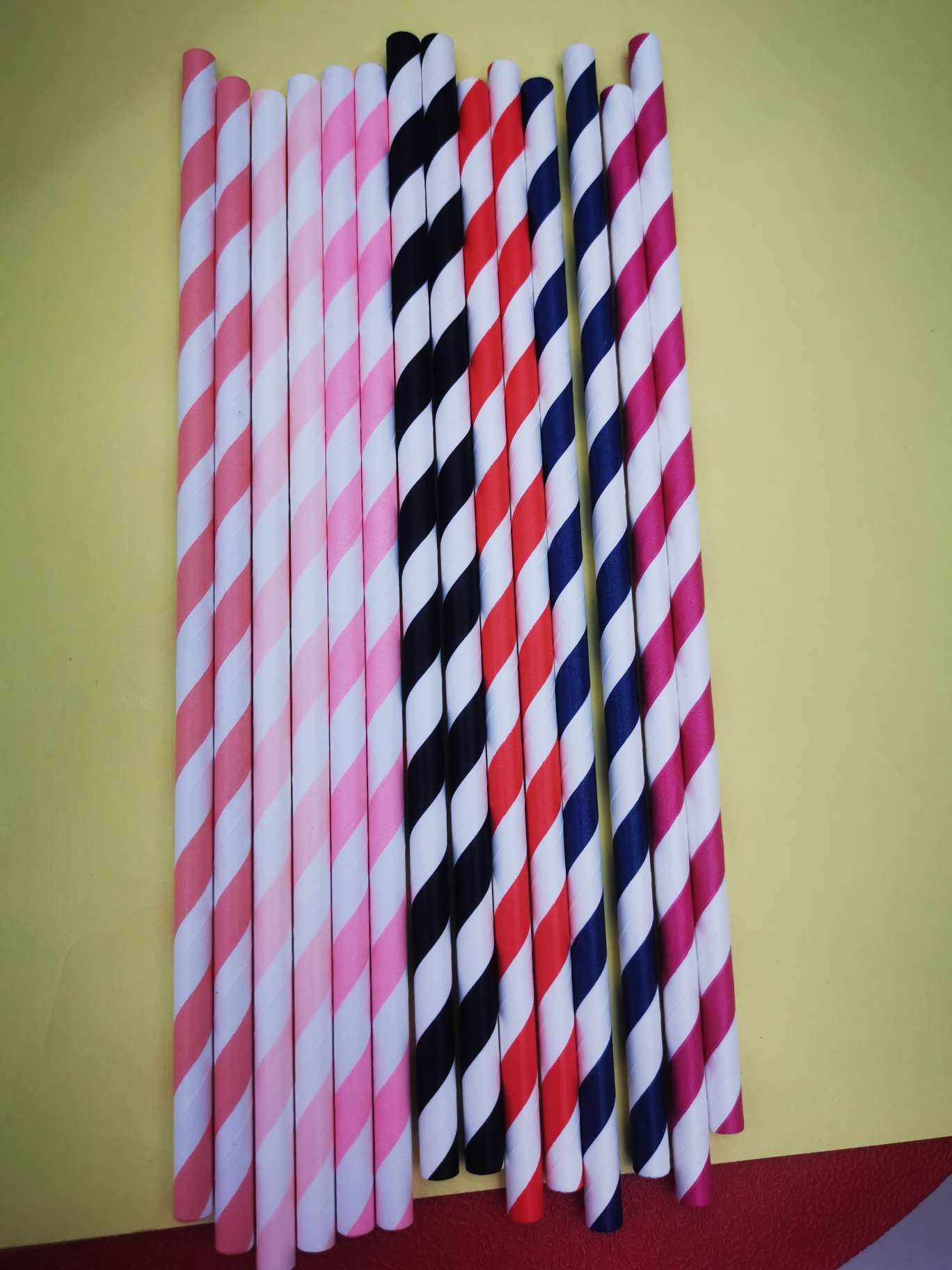 Wholesale of disposable macaron-colored paper straws Application Scenario
