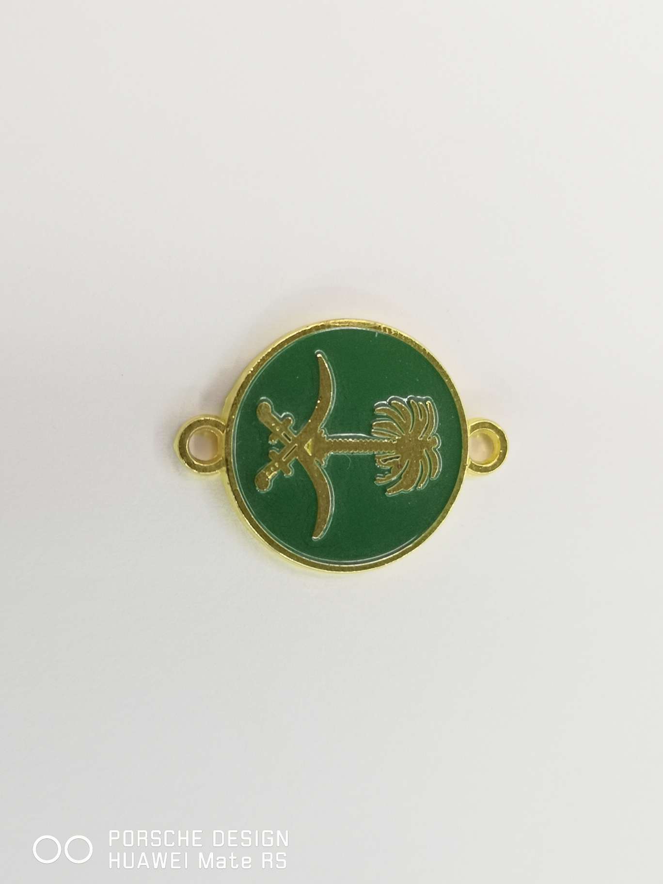 Saudi metal badges and chest badges Item Picture