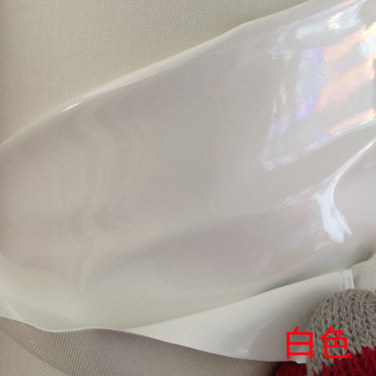 Factory direct sales of pu mirror leather bags, belts, cosmetic bags and leather fabric details Picture