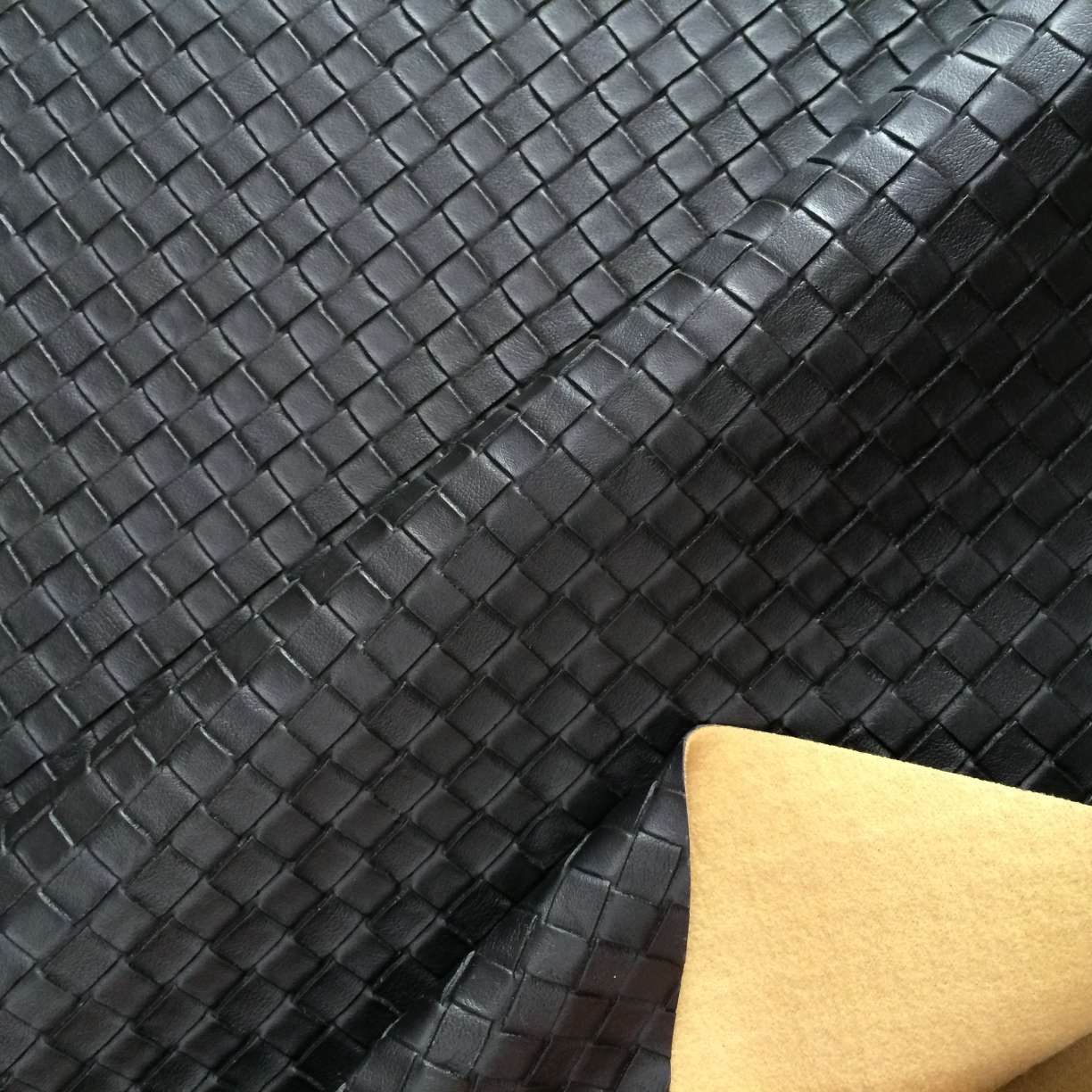 Factory direct sales of faux leather fabric with woven texture and brushed bottom bag leather