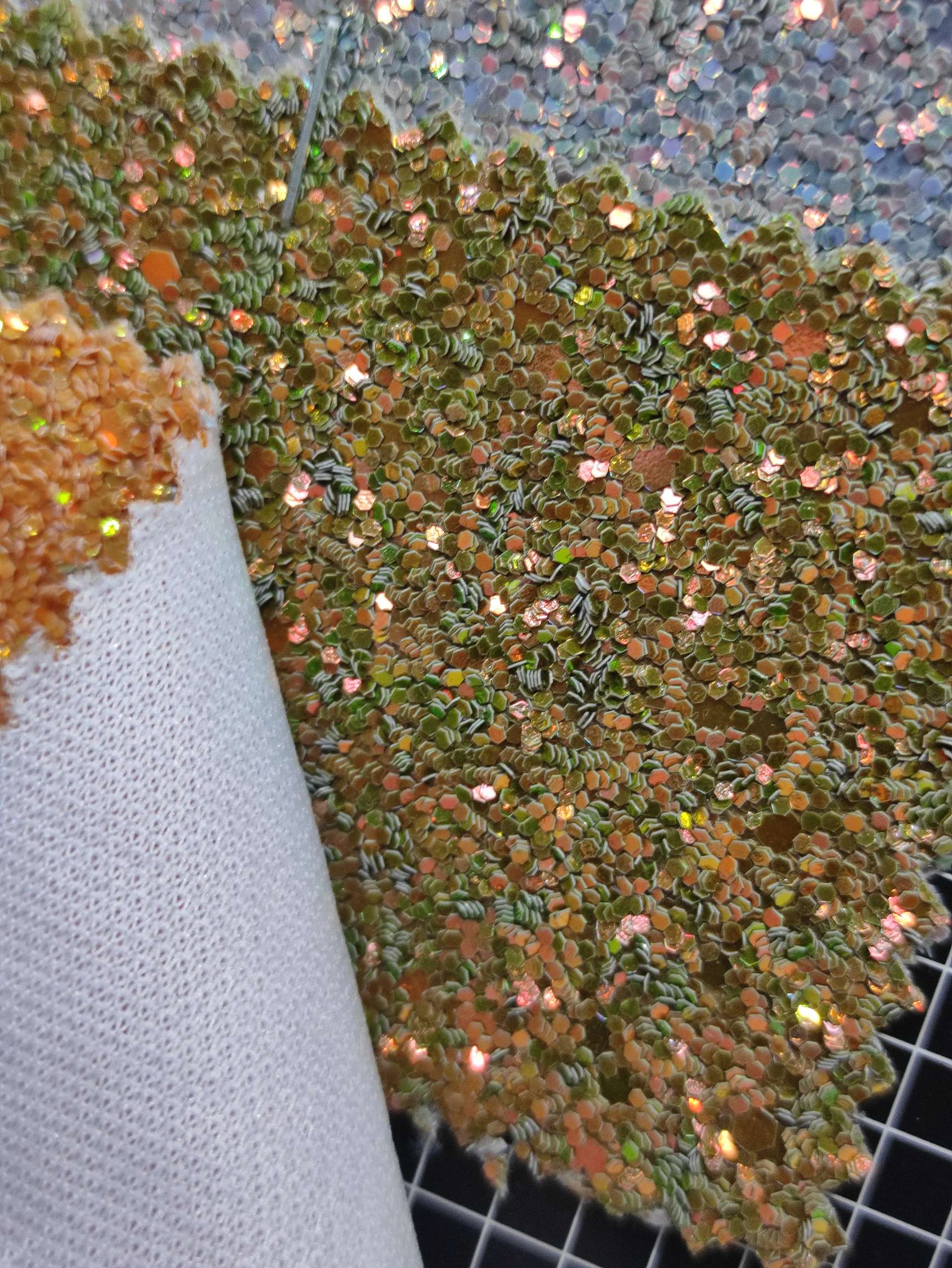 黄金海岸大量现货高中低档皮革面料厂家直销热销新款产品图