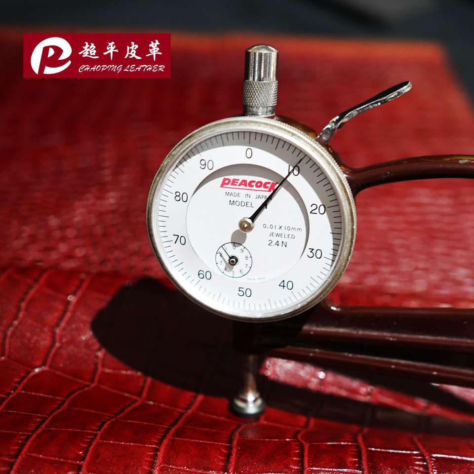 Custom-made genuine crocodile-patterned PU leather bags, leather shoes, belts, sofas, and leather fabric in stock Specification image