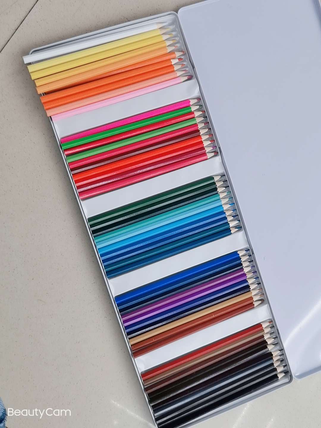 Caja de hierro de 50 colores venta directa de fábrica estudiantes barril lápices niños premios aprendizaje papelería suministros de pintura Specification image