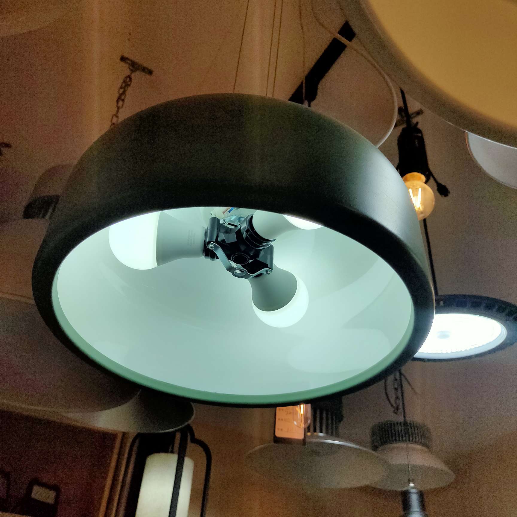 Nordic chandelier, postmodern, simple, creative and personalized chandelier details Picture