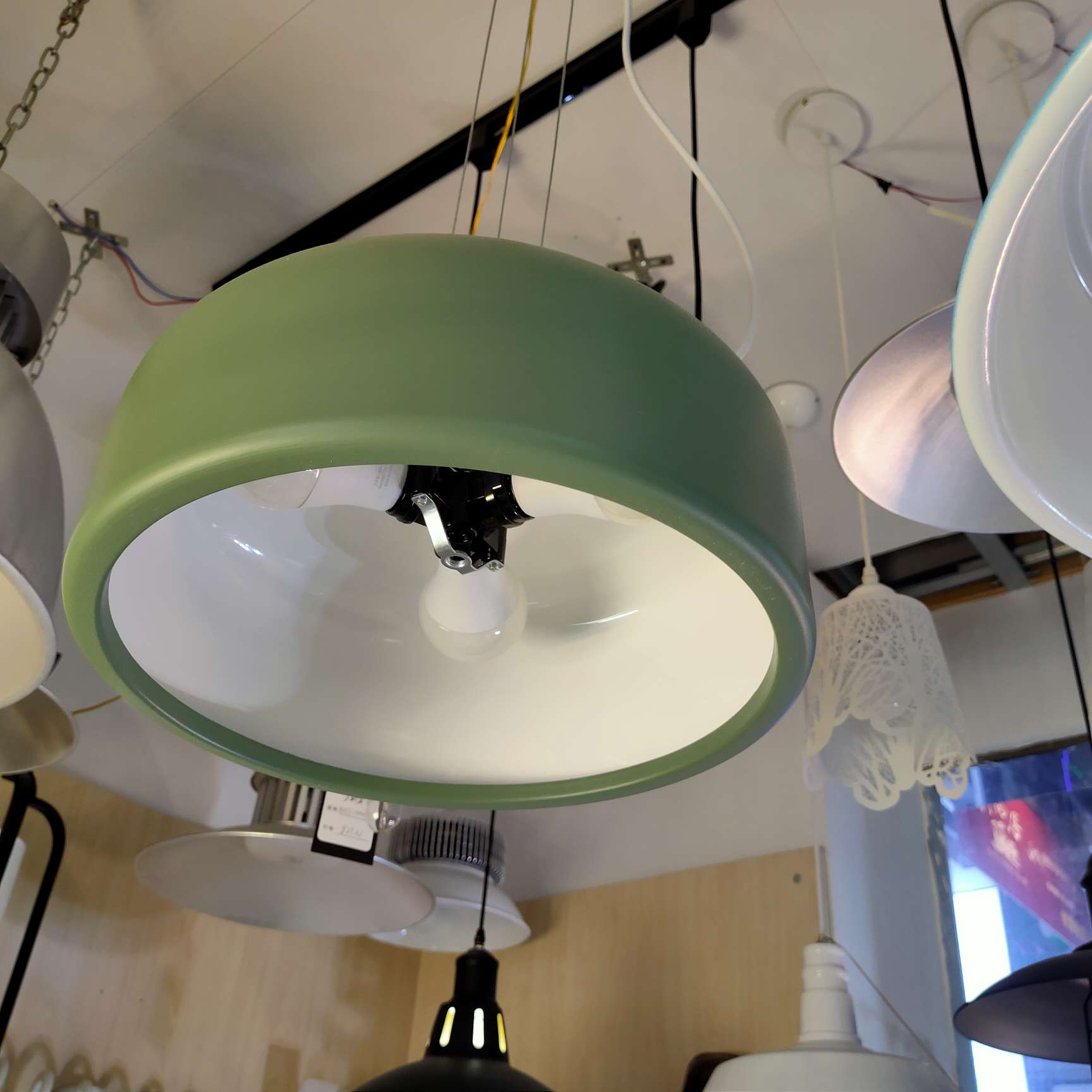 Nordic chandelier, postmodern, simple, creative and personalized chandelier Specification image