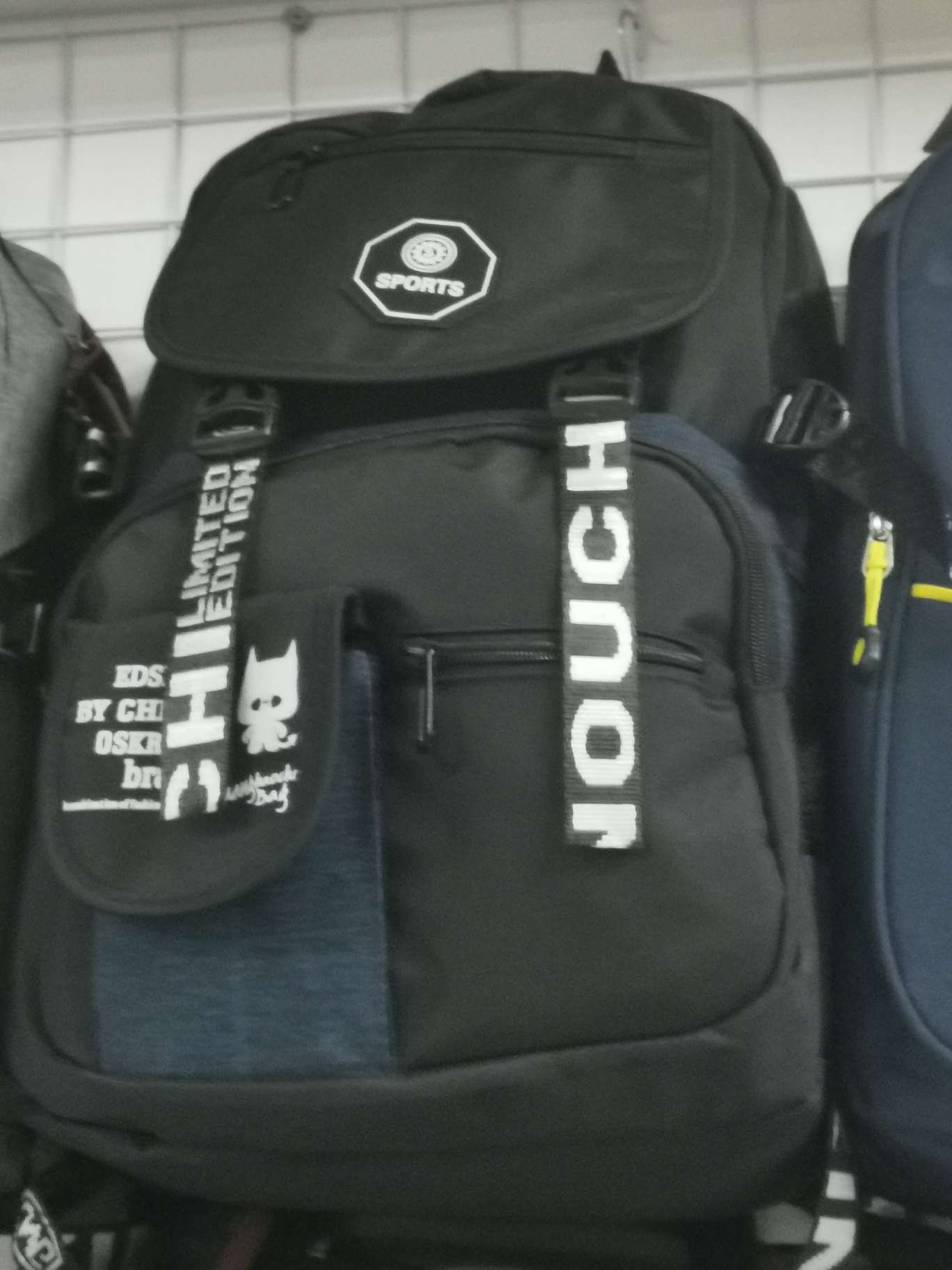 Practical Large Capacity Backpack Schoolbag 2 details Picture