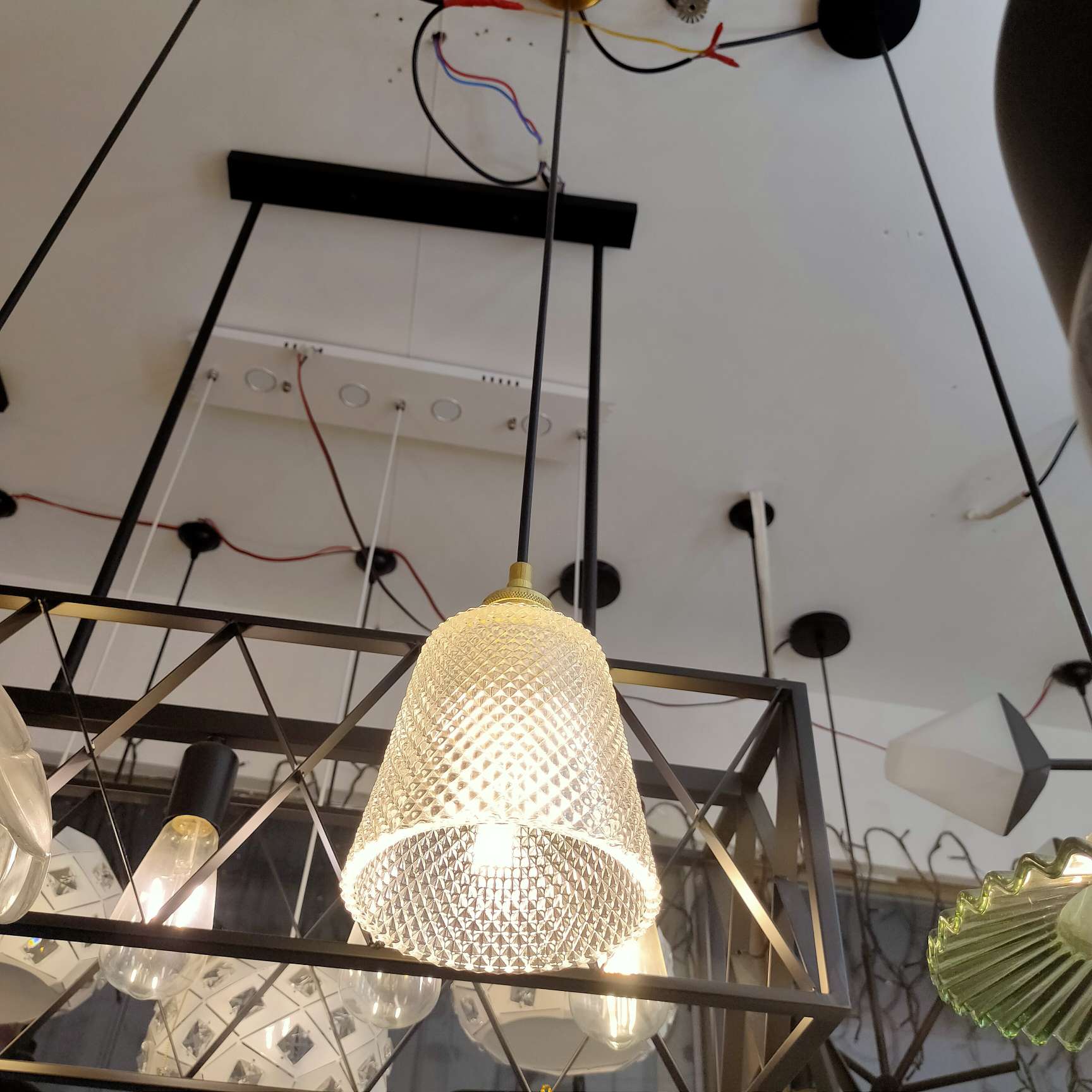 Nordic postmodern, simple, creative, personalized and warm bedroom and living room chandelier