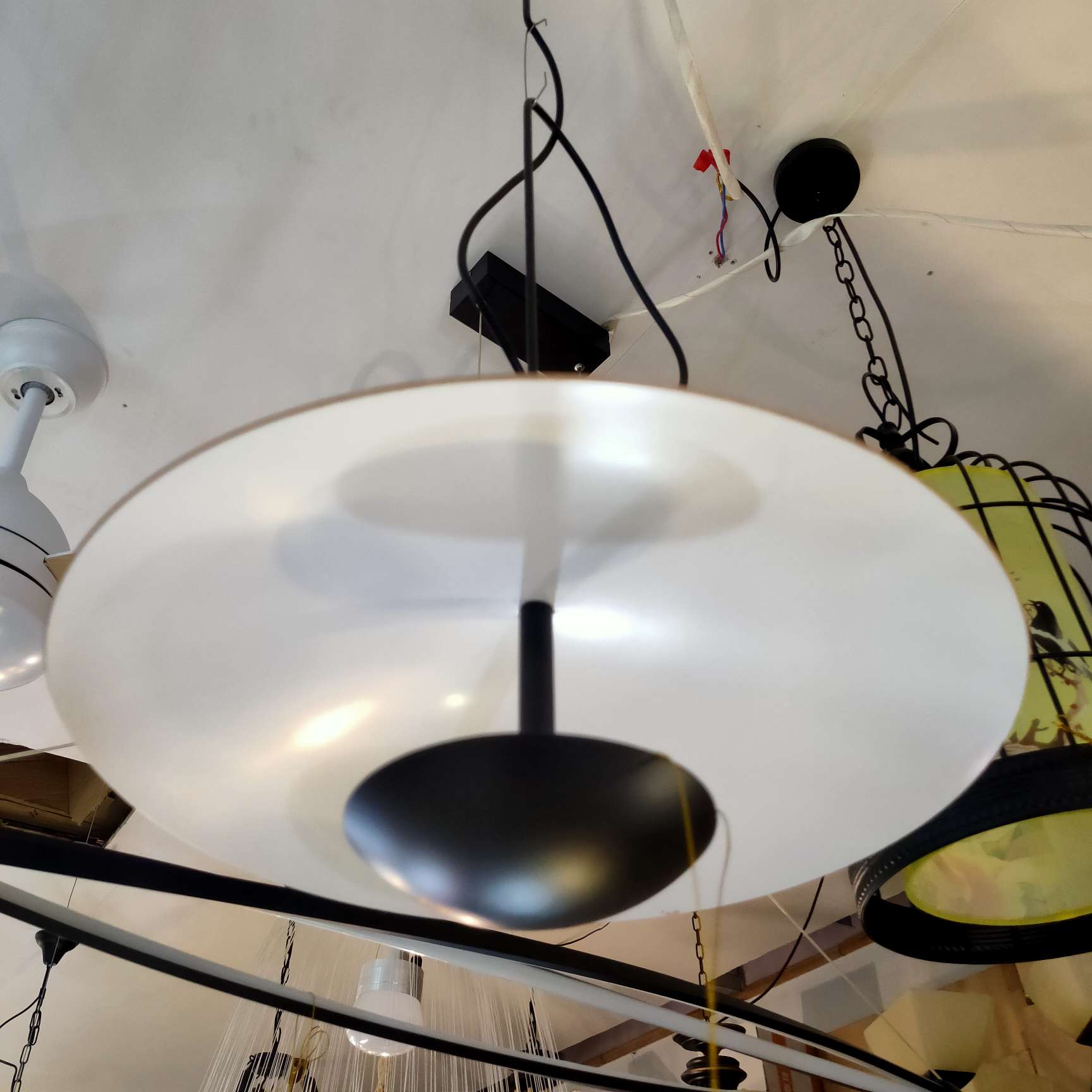 Nordic postmodern, simple, creative, personalized and warm bedroom and living room lamps Item Picture