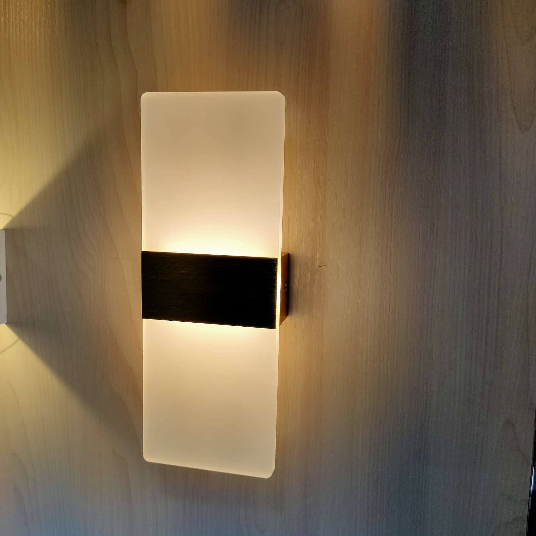 室内壁灯实物图