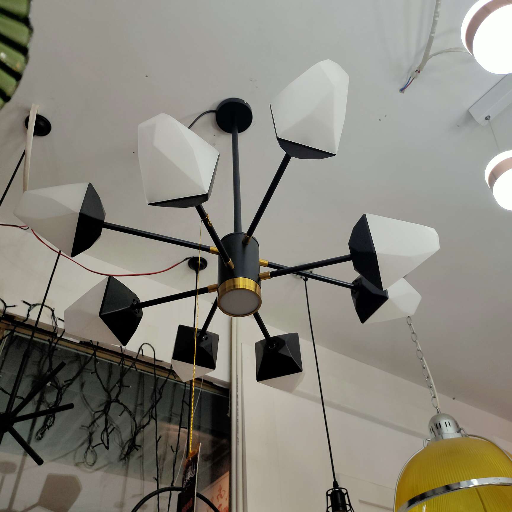 Modern minimalist living room and dining room lamps, Nordic postmodern minimalist creative, individual and warm bedroom and living room lampshades and chandeliers Specification image