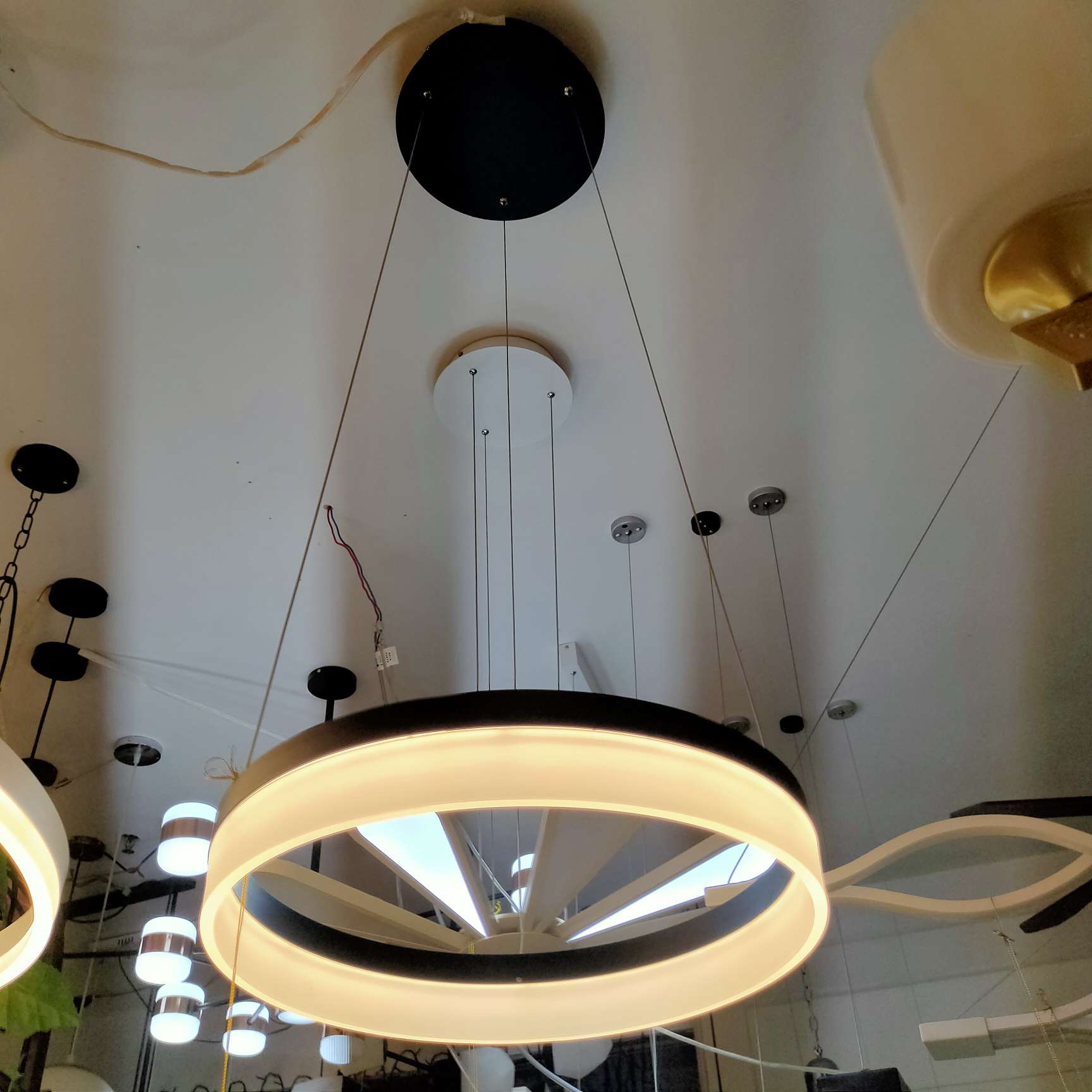 Nordic postmodern minimalist, creative, personalized and warm bedroom and living room circular pendant lamp Application Scenario