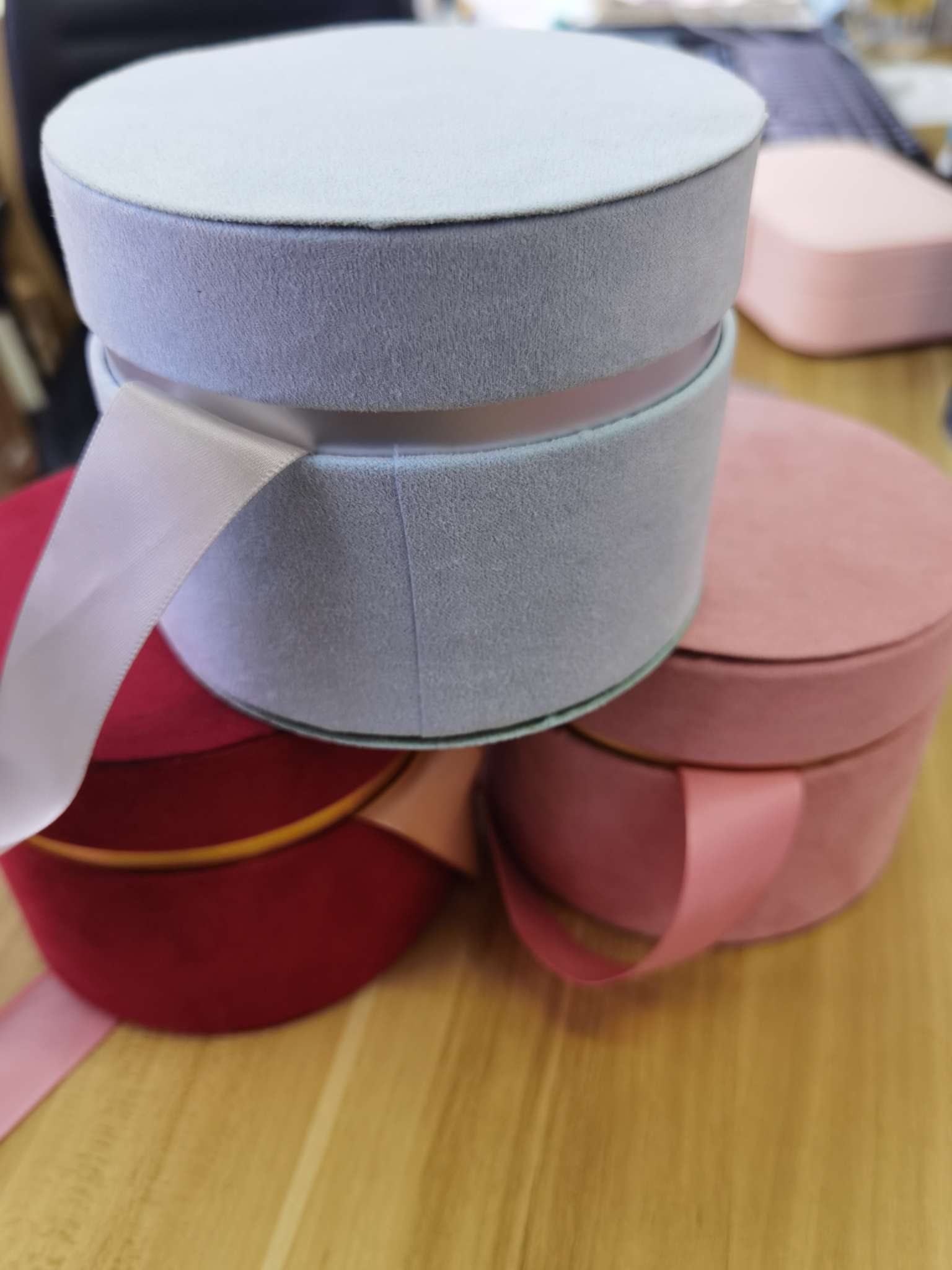 Round jewelry storage box