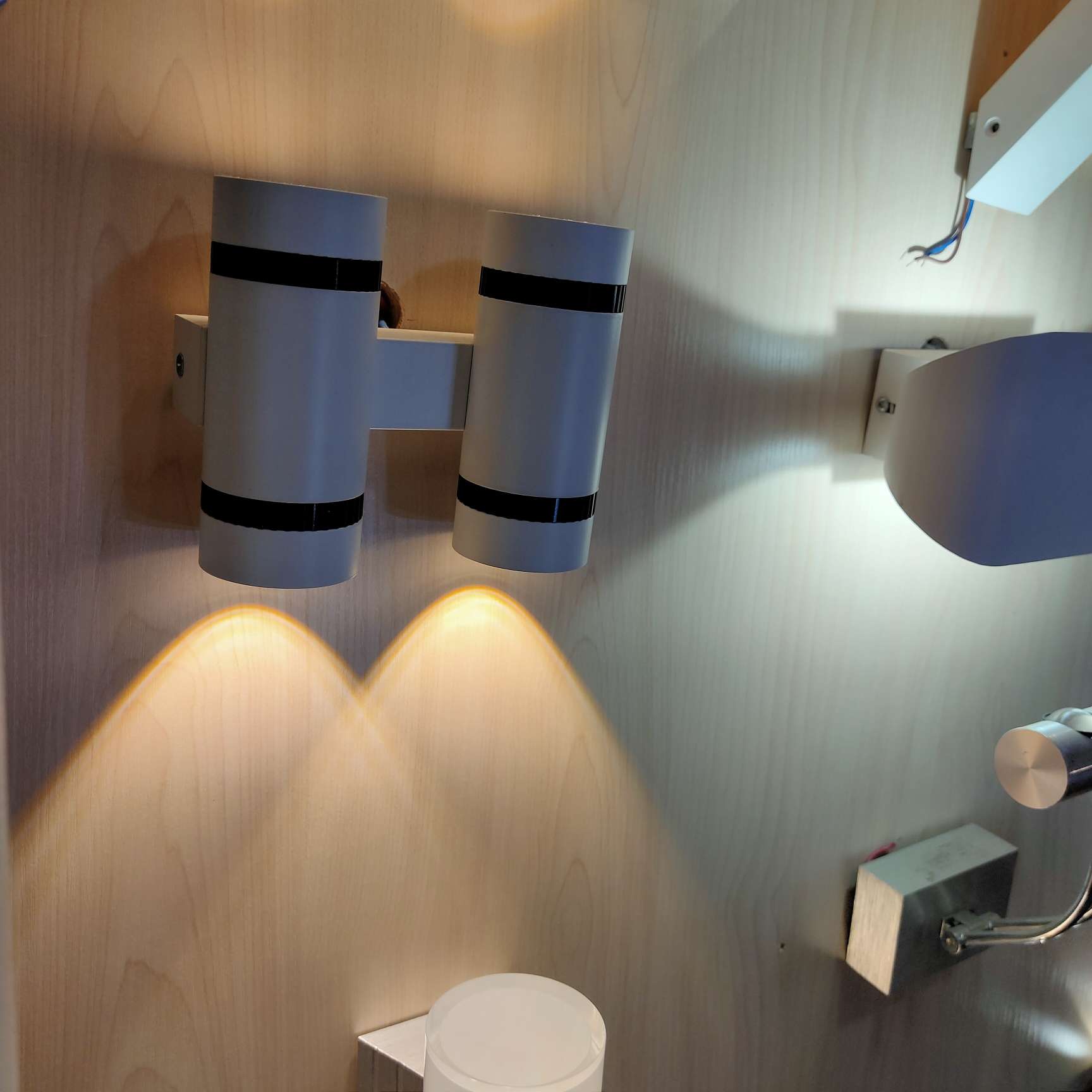 Modern and simple bedroom, bedside, corridor, staircase, living room, telescope, wall lamp Application Scenario