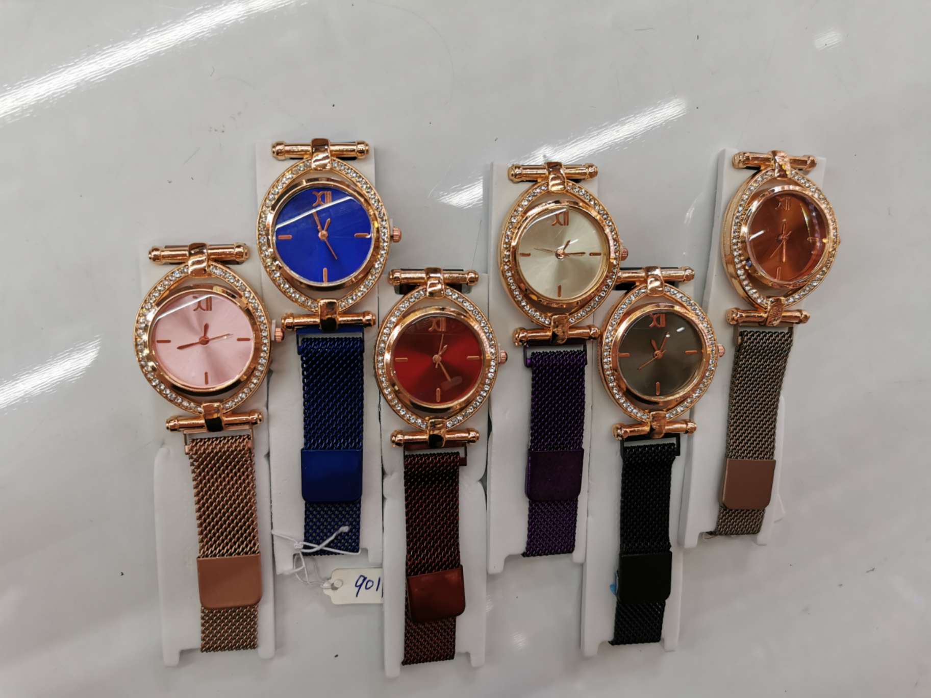 Ladies fashion watch with diamond belt 33 thumbnail