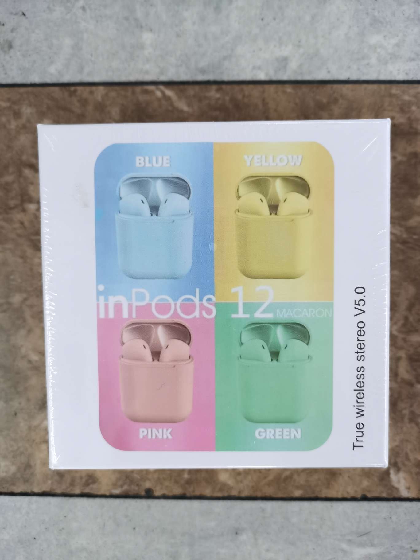 Macaron Bluetooth headphones