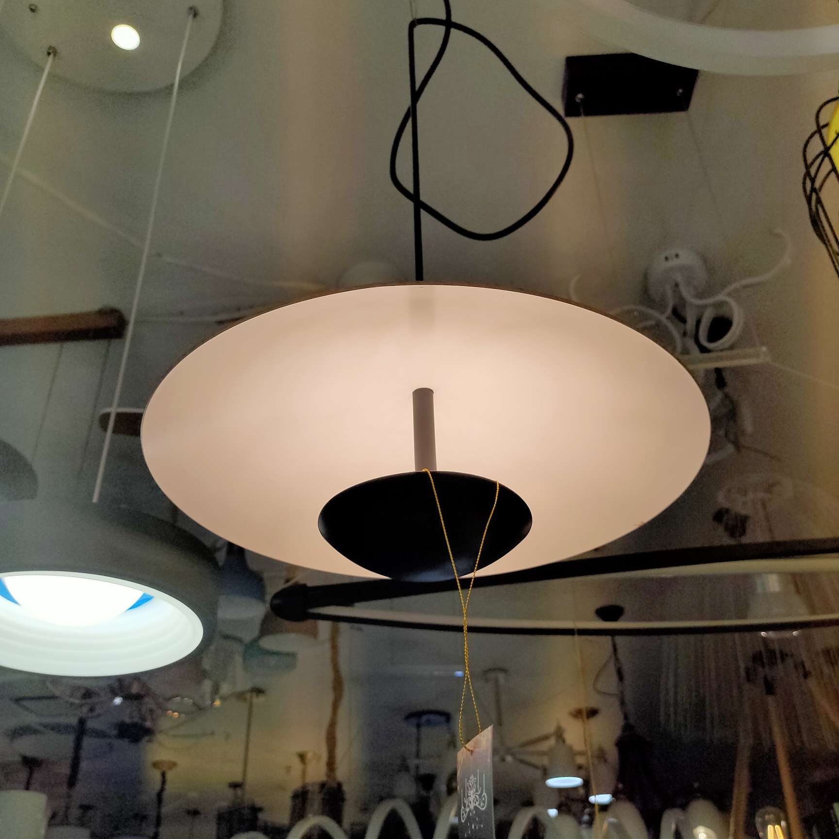 Nordic postmodern, simple, creative, personalized and warm bedroom and living room lamps details Picture