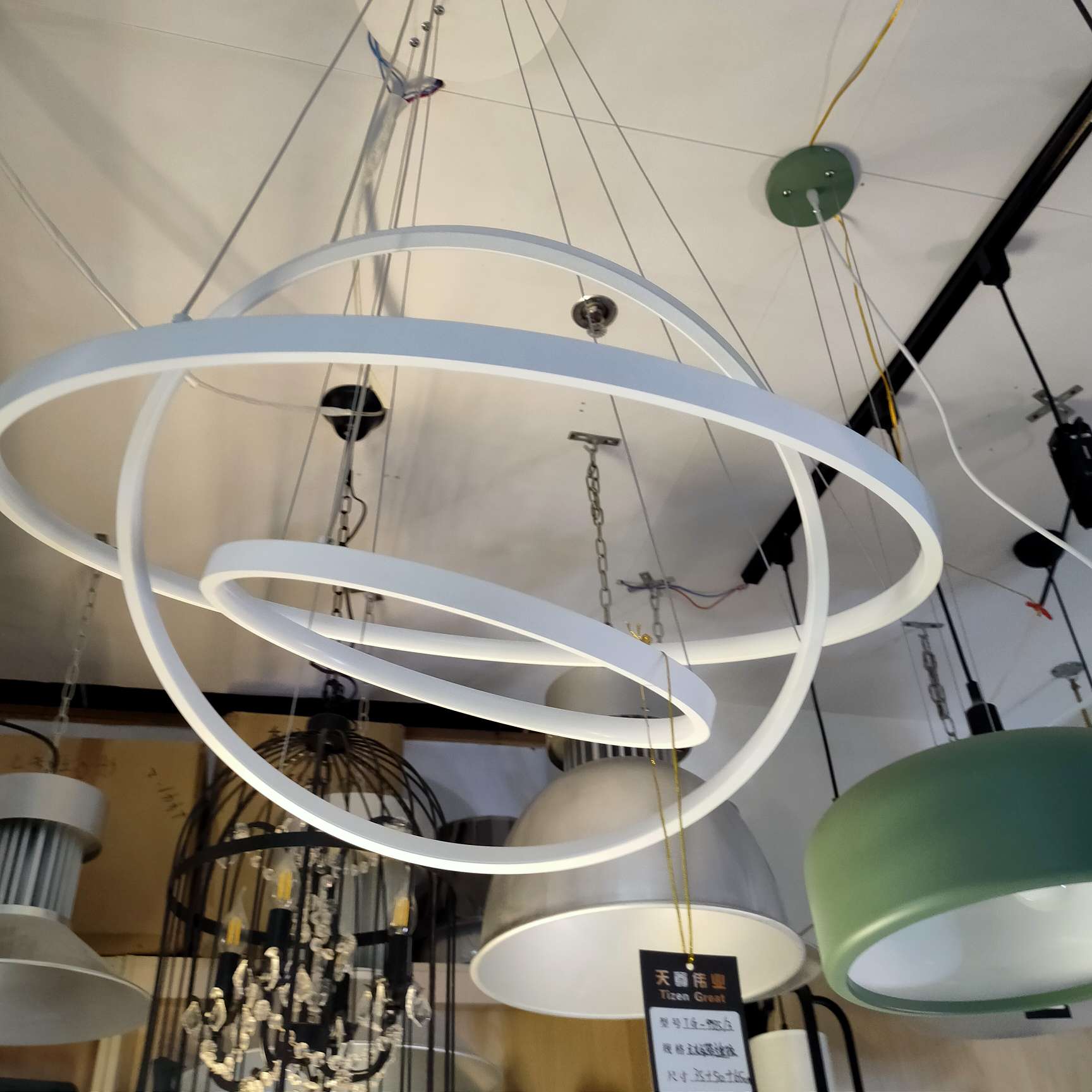 Nordic postmodern minimalist, creative and individual bedroom and living room circular pendant lamp Specification image