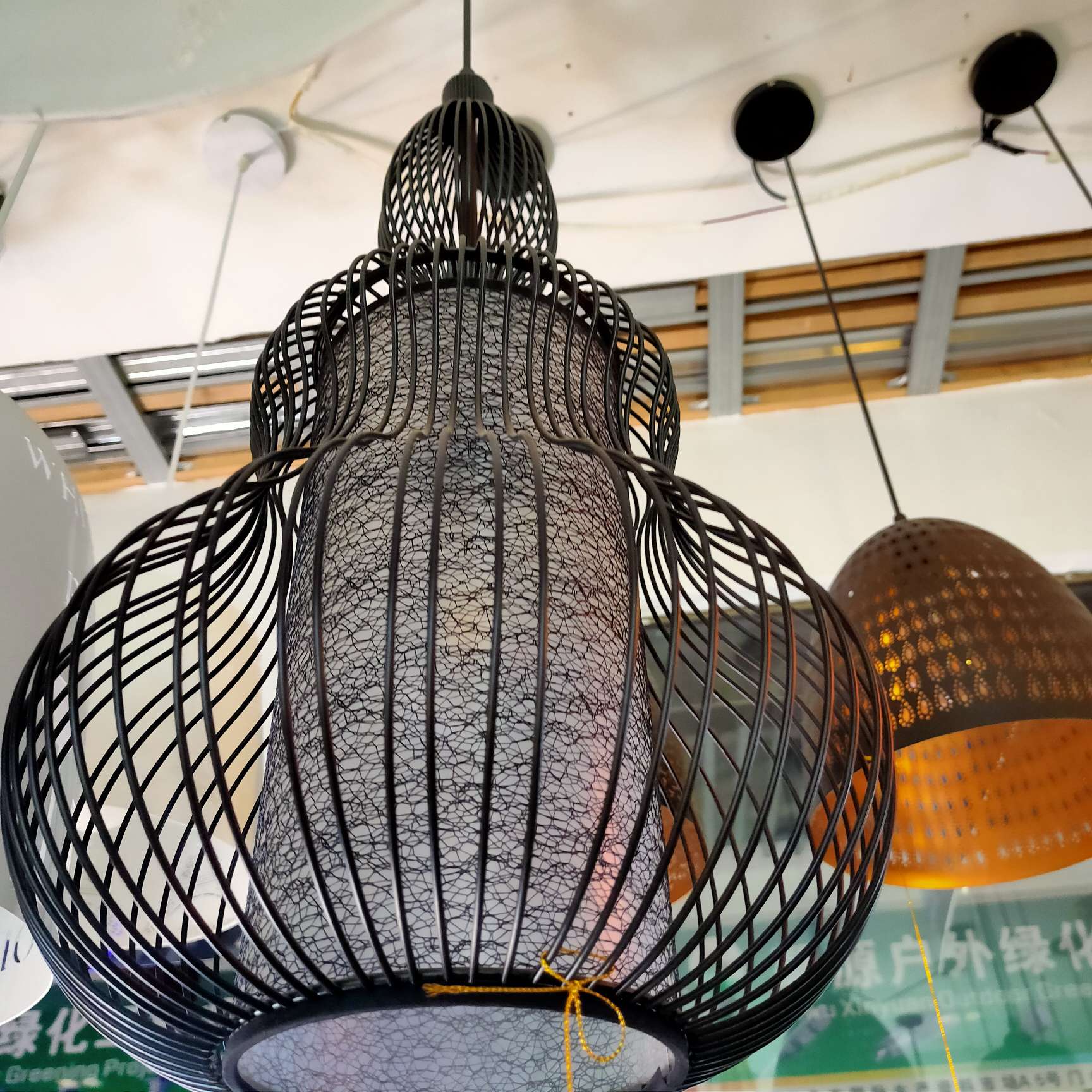 Postmodern, simple, creative, personalized, warm bedroom, dining room, gourd-shaped pendant lamp Application Scenario