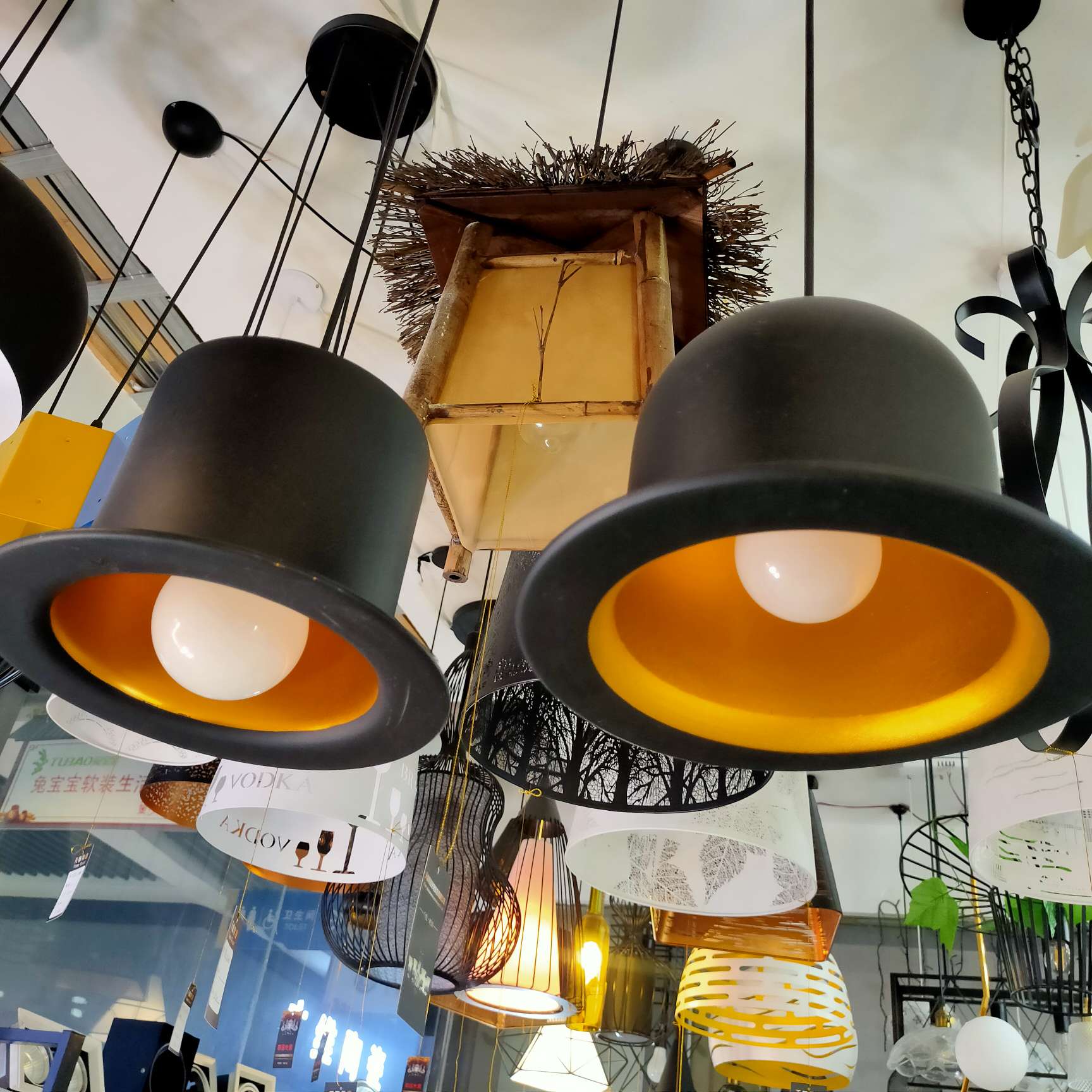 Nordic postmodern, simple, creative and personalized double-headed chandelier for bedroom and living room details Picture