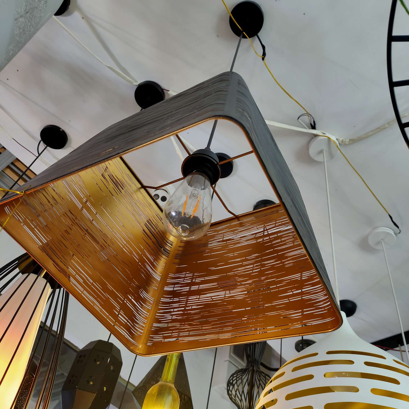 Nordic minimalist, creative, personalized and warm bedroom and living room lamps Specification image