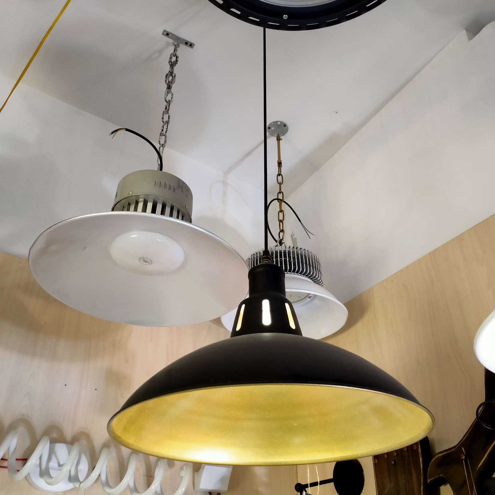 Nordic chandelier, postmodern, simple, creative, personalized and warm restaurant lamp Item Picture