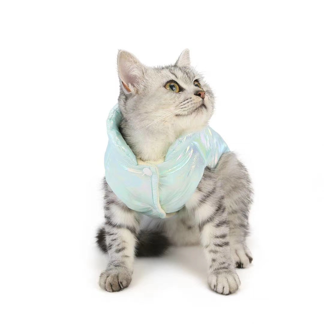 秋冬装新款上新大量出货中，需要老板们联系啦！
防绒布料缝制，色彩靓丽，款式新颖！宠物宝宝们穿上咱家的棉背心回头率高！详情图9