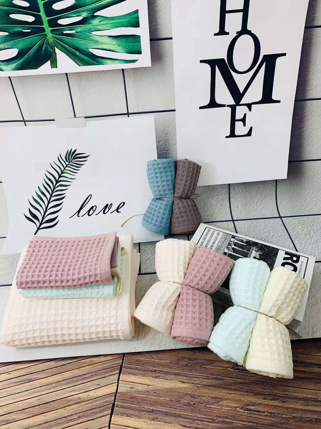 "Love Yourself, Love Your Family, Factory Direct sales of high-end pure cotton gauze square towels, Waffle square towels 9110.