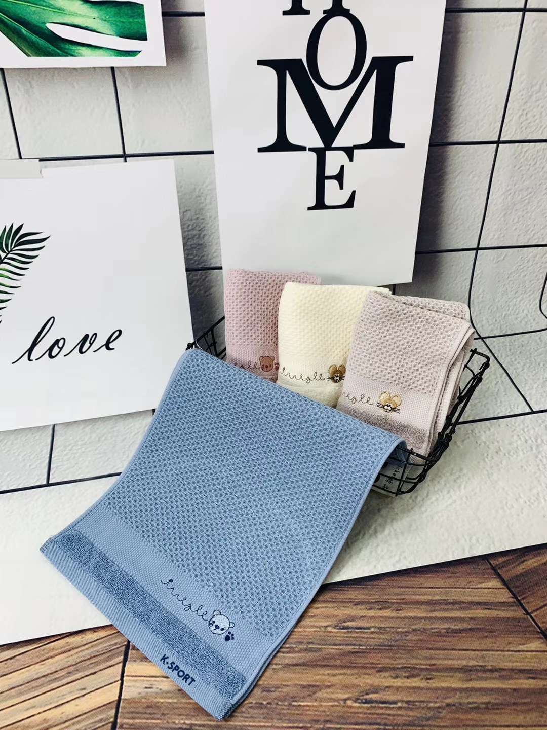 爱己爱家  厂家直销  纯棉纱布刺绣高档礼品 风韵浴巾 8957详情图6