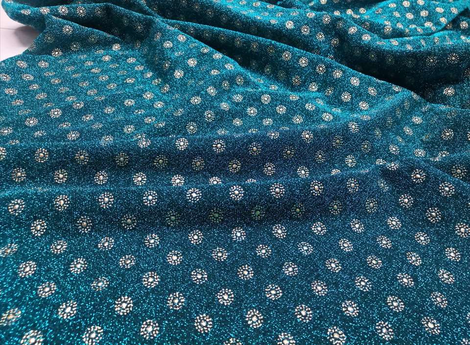 Small sunflower drop-molded thread fabric, gold and silver thread knitted fabric, stage handicraft, hair band, Muslim headscarf Application Scenario