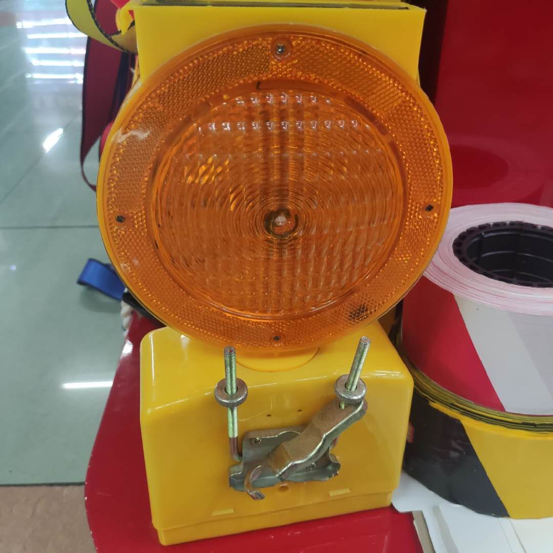 Charging barrier light