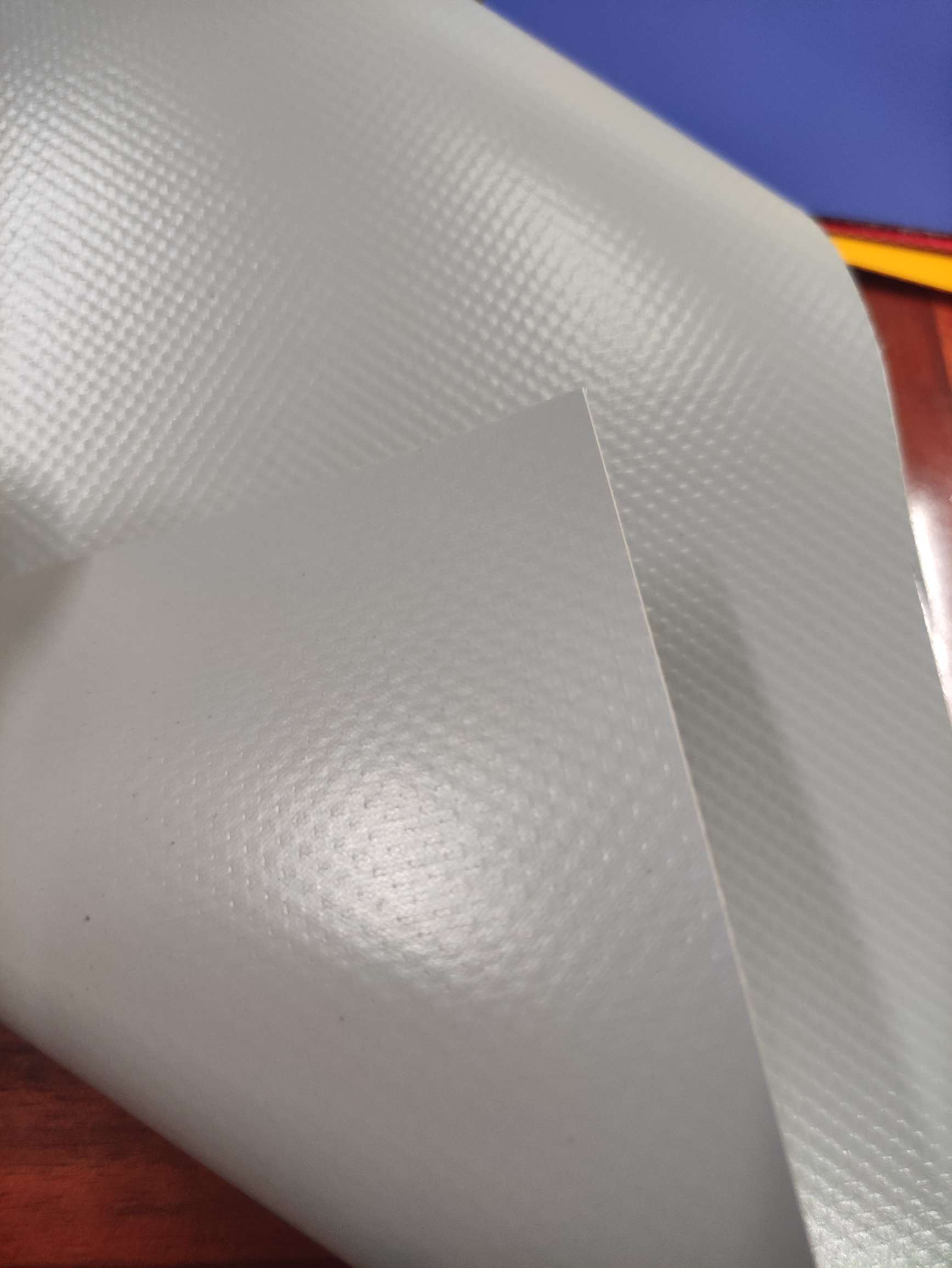 A large quantity of high, medium and low-grade leather fabric with mesh fabric 0.7 in stock, direct sales from the manufacturer, best-selling new styles