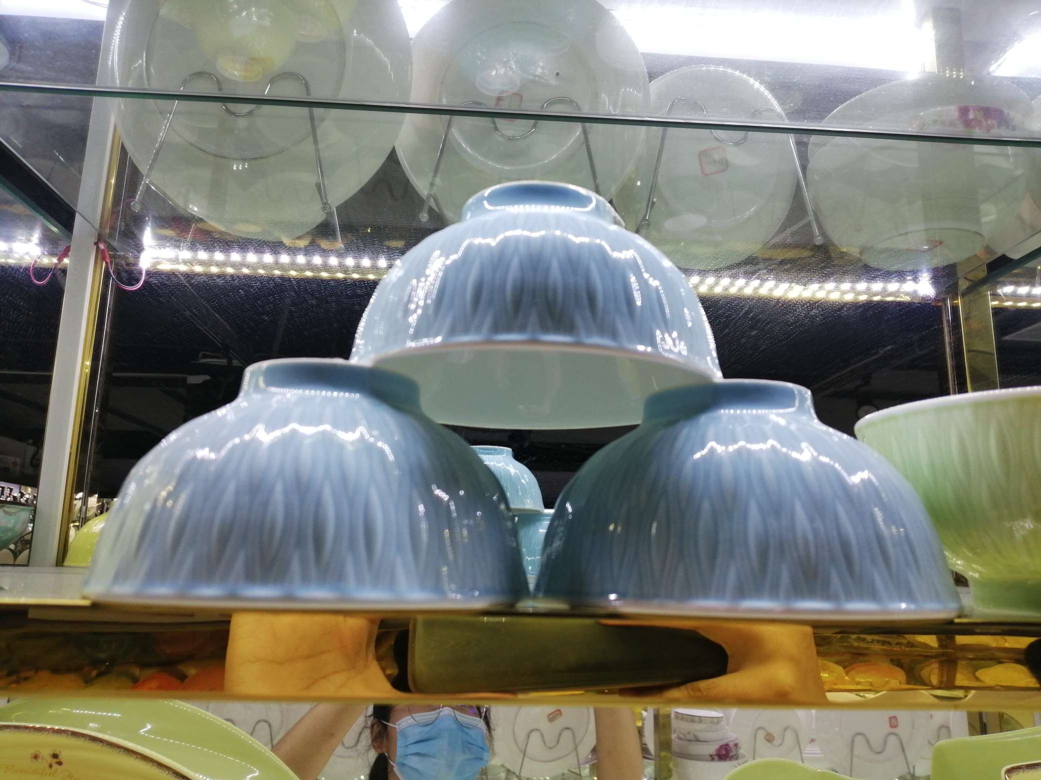 浮雕碗蓝色