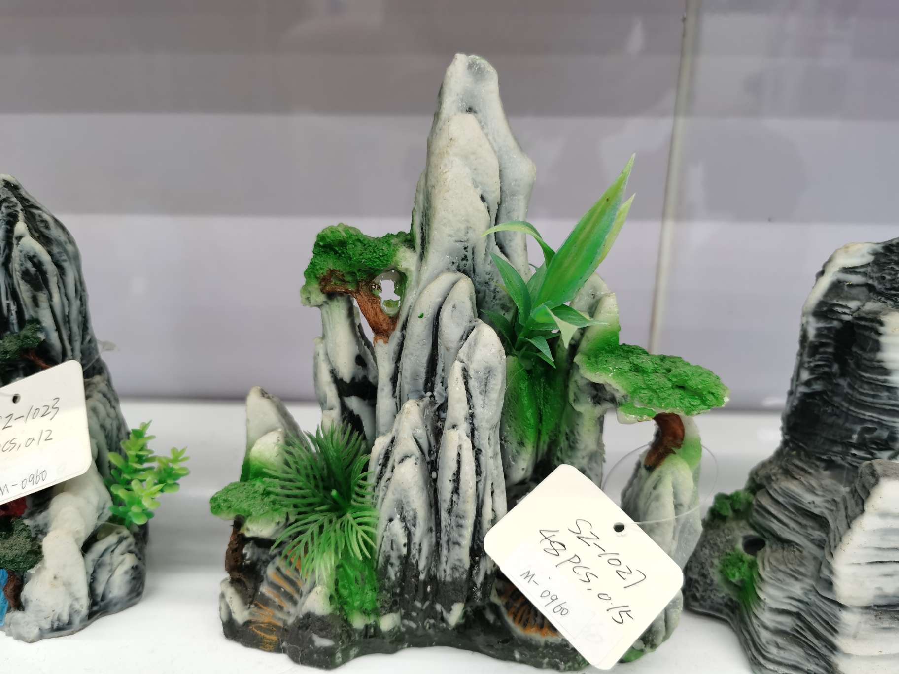 Fish Shadow Aquarium resin Handicraft Simulation rockery ornament details Picture