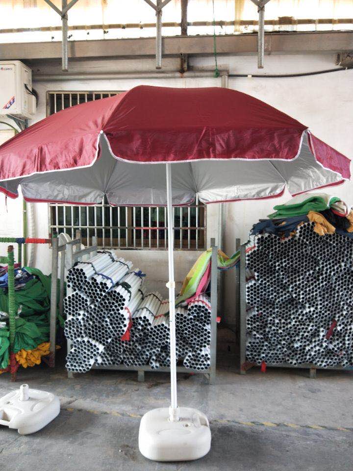 1.3-meter Oxford silver rubber sun umbrella and beach umbrella factory direct sales for sun protection and shading details Picture